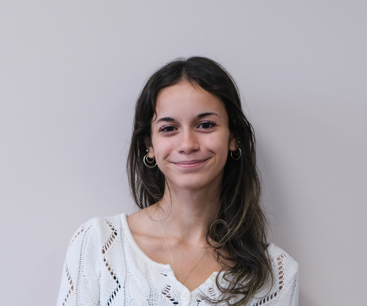 Headshot of Livia Duarte, an Instructor at Yellow Brick Music