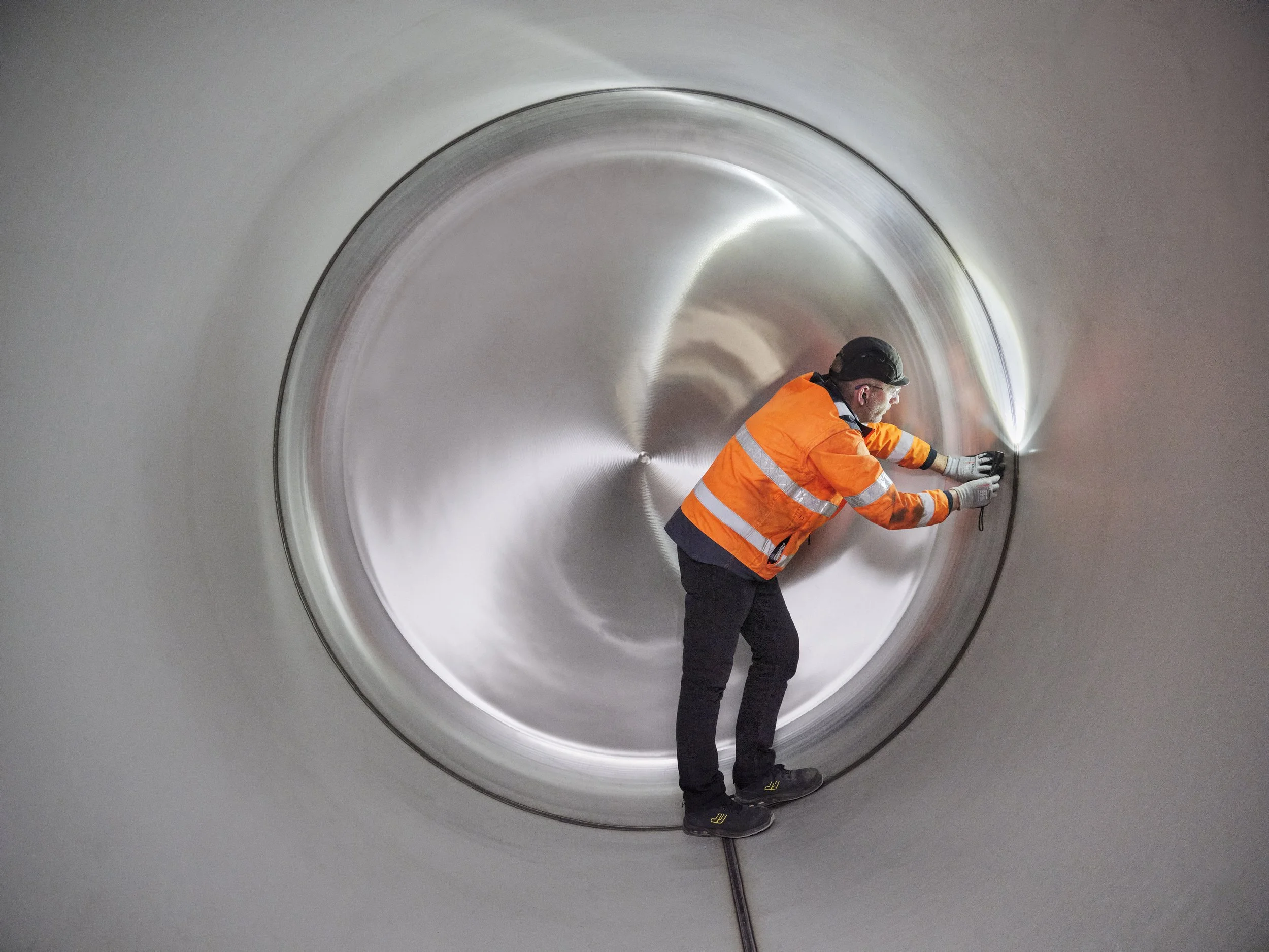 Tank container quality checking, Streem, Rotterdam, for HAVAS agency