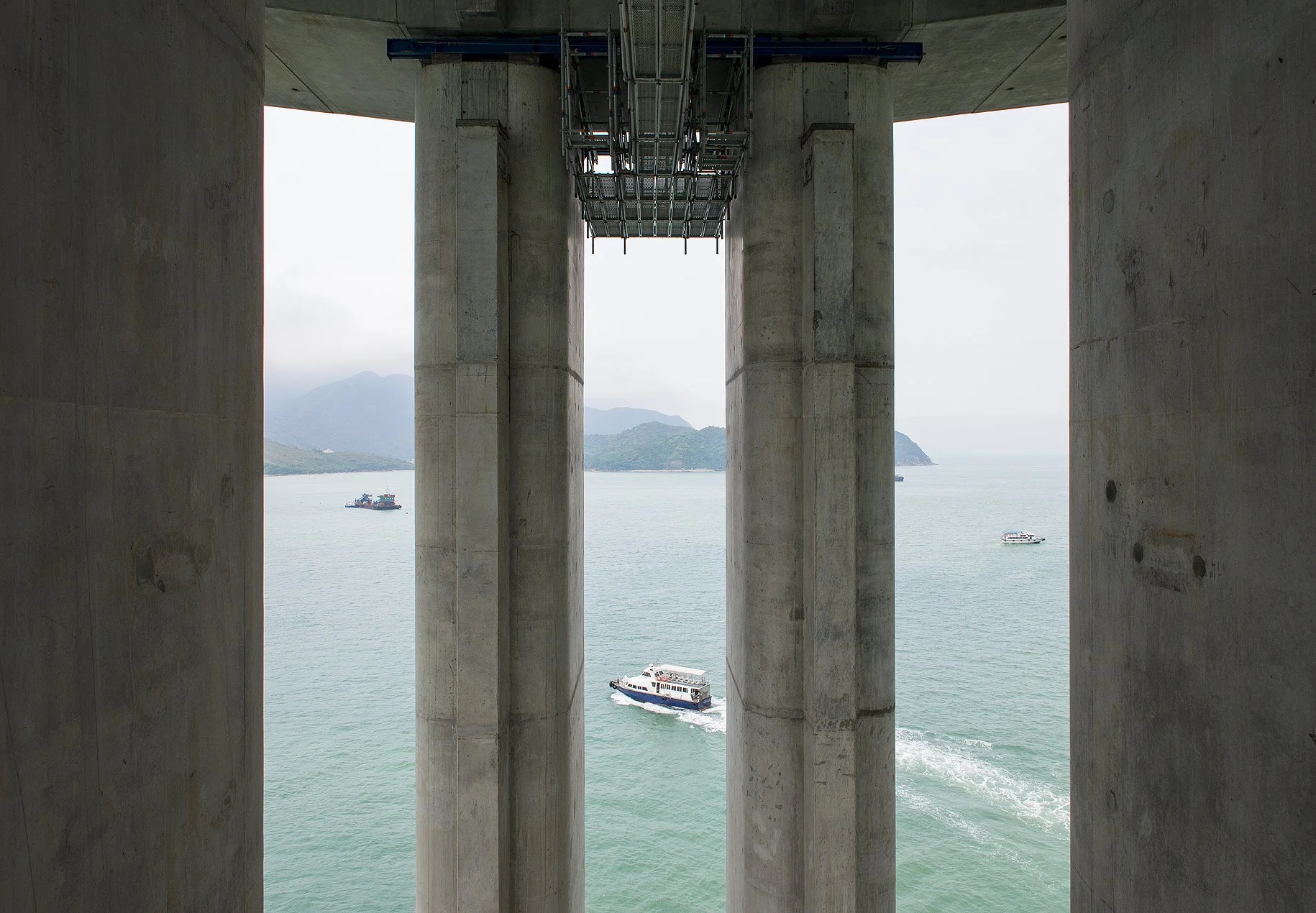 Hong Kong-Macao bridge construction, the longest oversea bridge in the world, for Bouygues TP / VSL