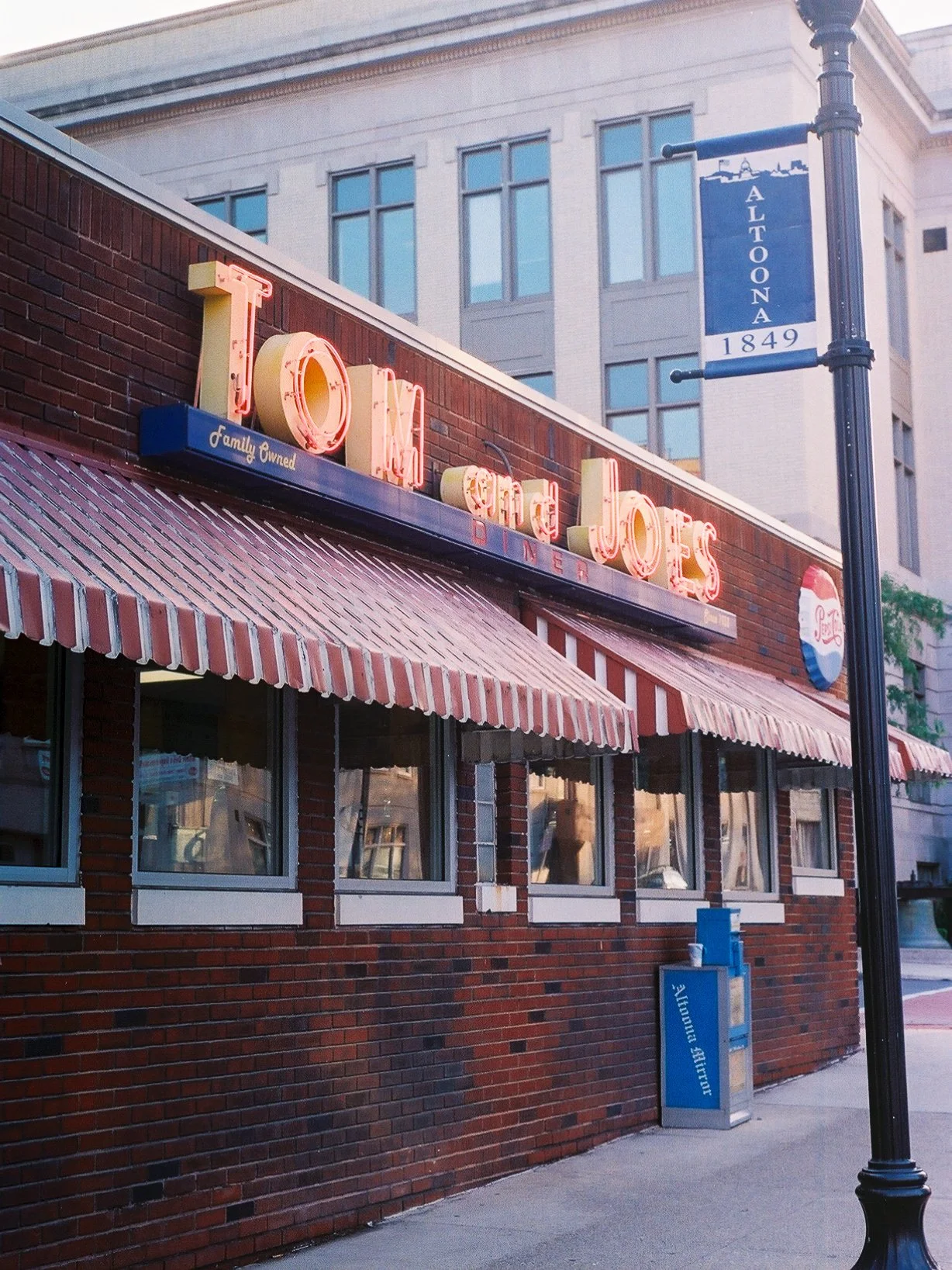 3884970_3884970-R1-013-5.jpg
