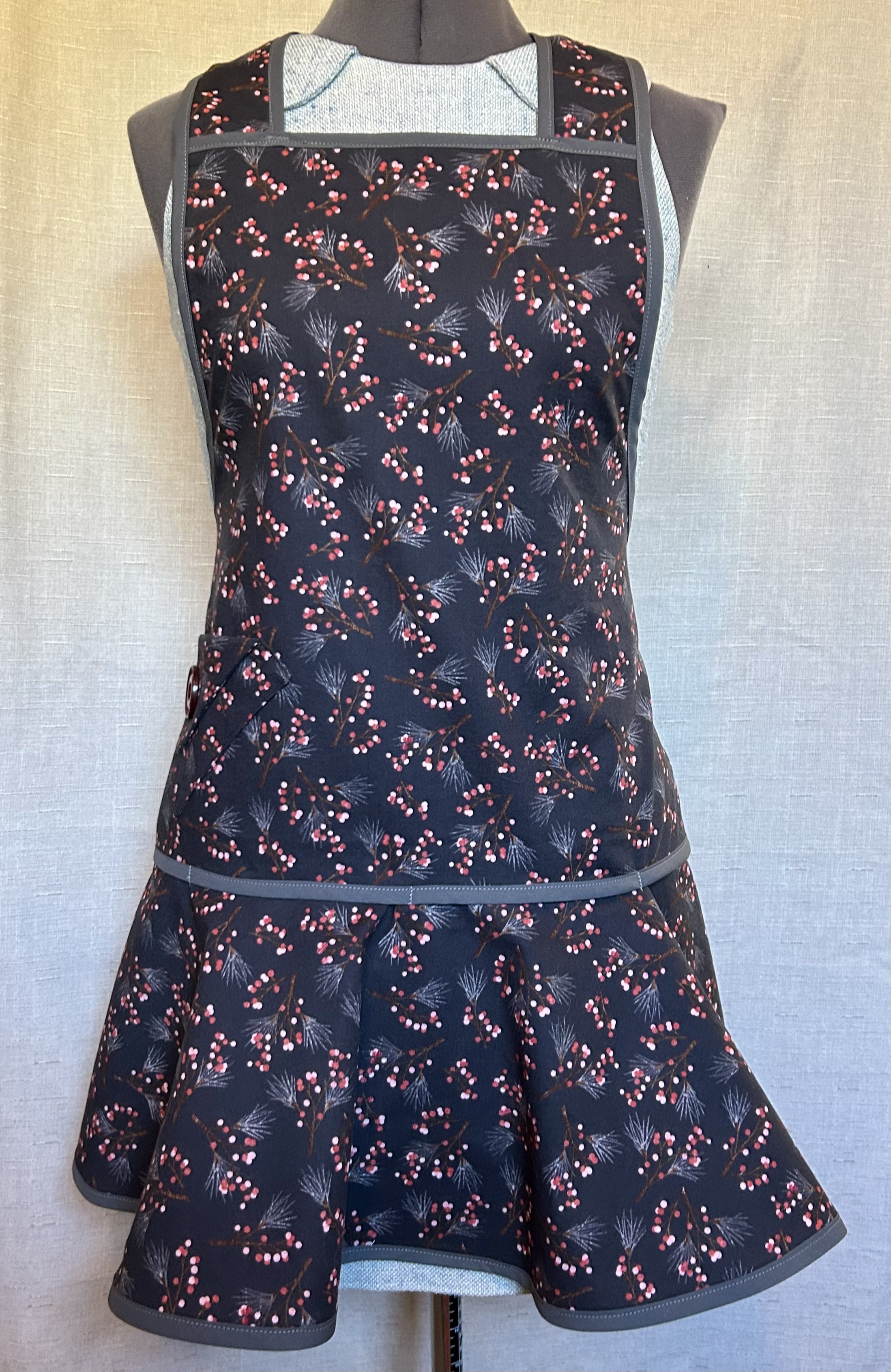 Swirly Apron: Darkly Sweet