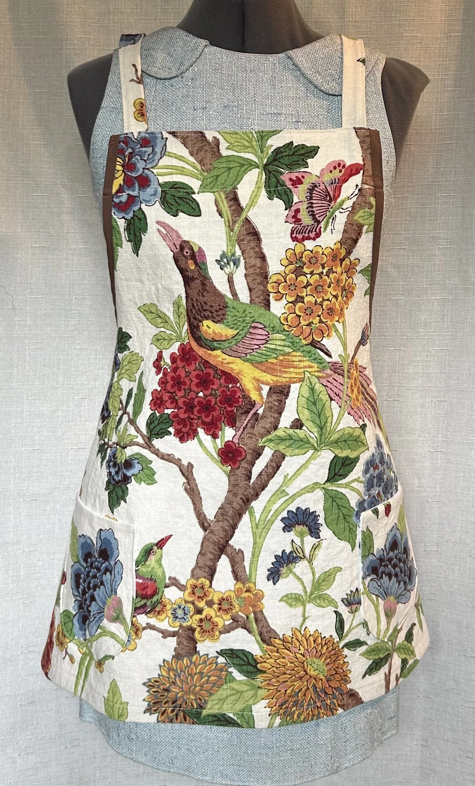 Cross-Back Apron: Wildly Retro