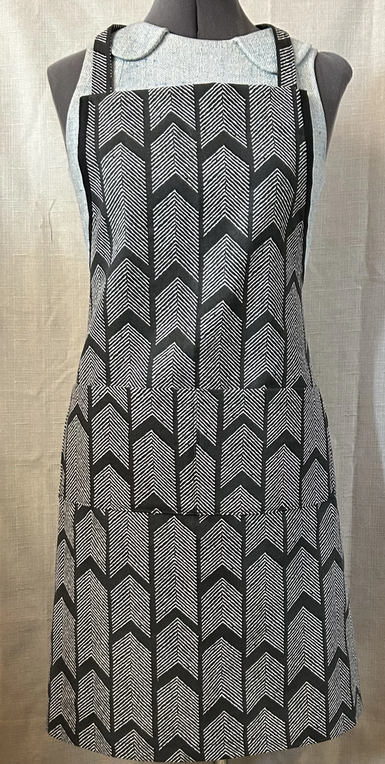 Super Chef Apron: In Black & White