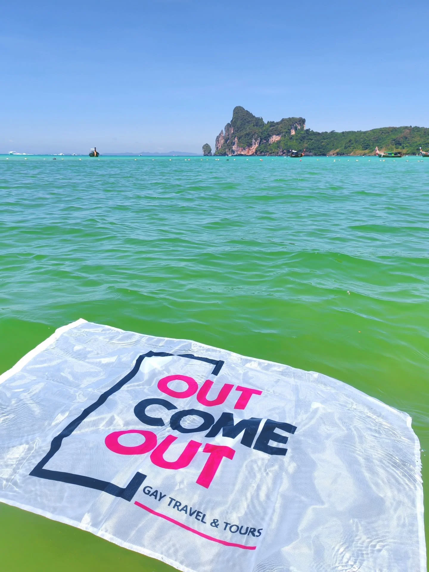 Merry Christmas and happy holidays to all our amazing clients, friends, travelers and followers 🎄✨

Sending love, sunshine and island vibes straight from the stunning Phi Phi Islands 🌴🌊

Thank you for being part of the Out Come Out journey and for