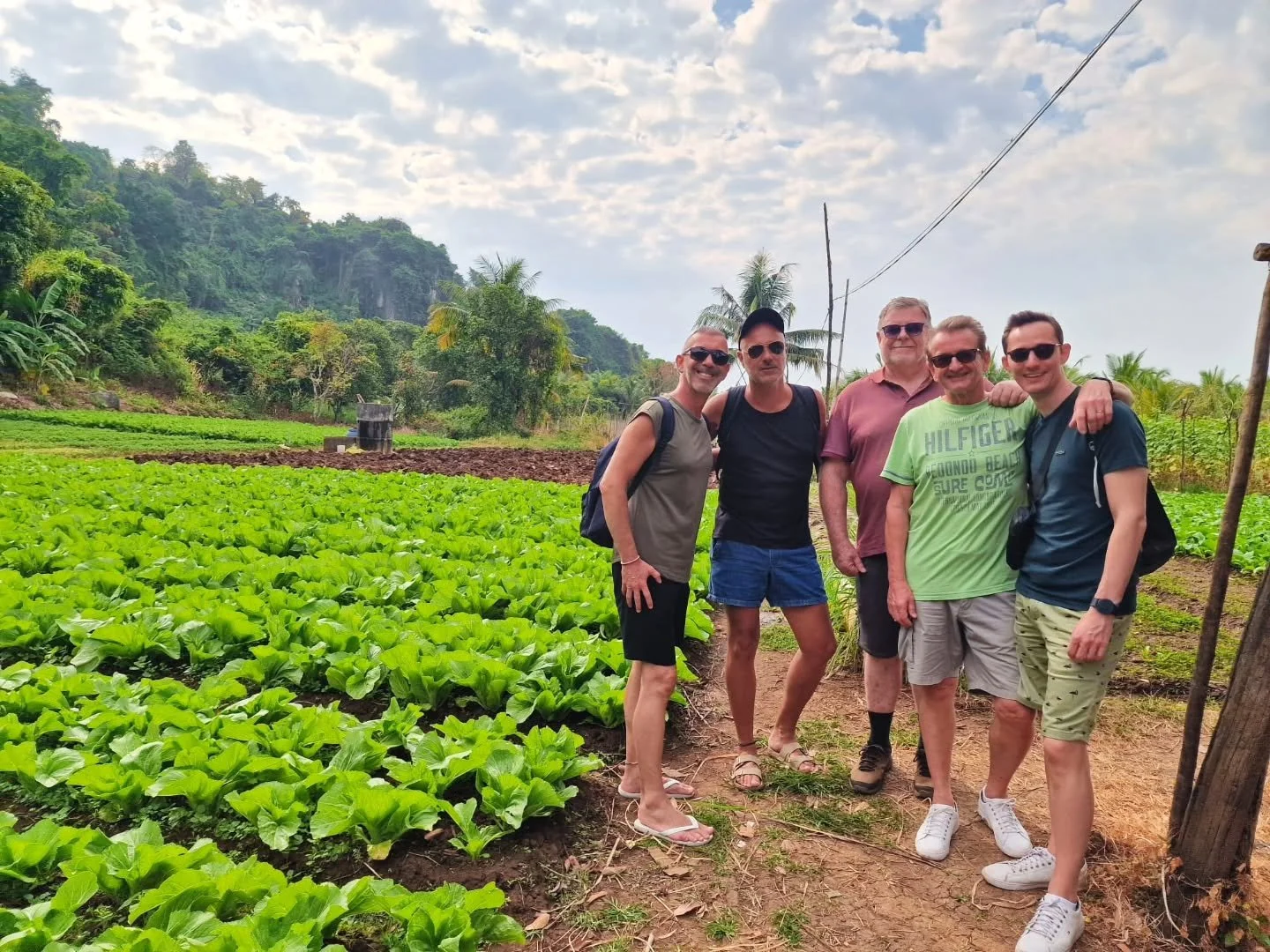 Cambodia stole our hearts&hellip; and we&rsquo;re going back this December 🇰🇭💛

These photos say it all 📸✨ &mdash; real people, real moments, real connections. That&rsquo;s what our trips are about. Not just places, but the vibe, the laughs, the 