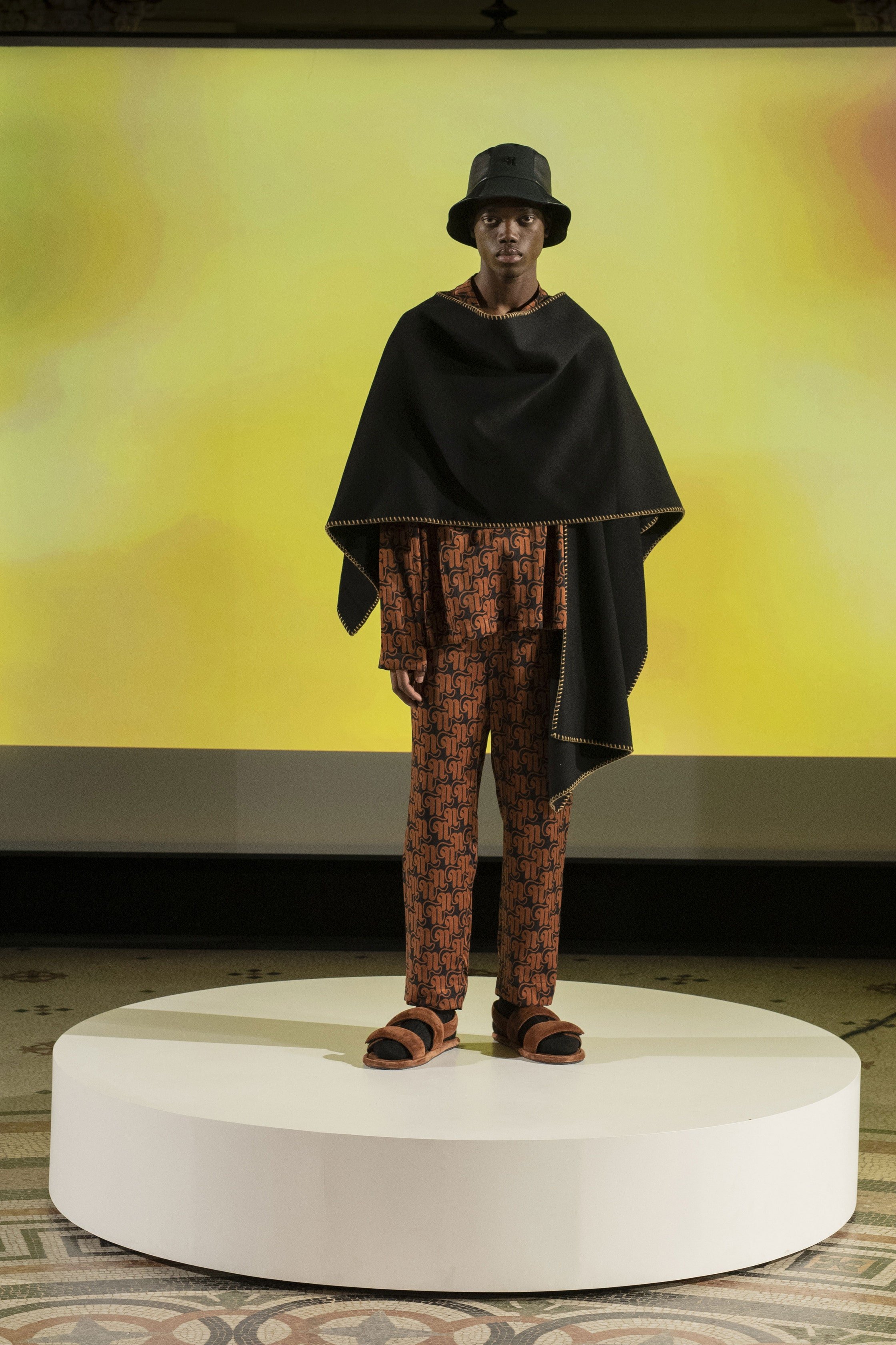 00043-nanushka-fall-2022-ready-to-wear-paris-credit-brand.jpg