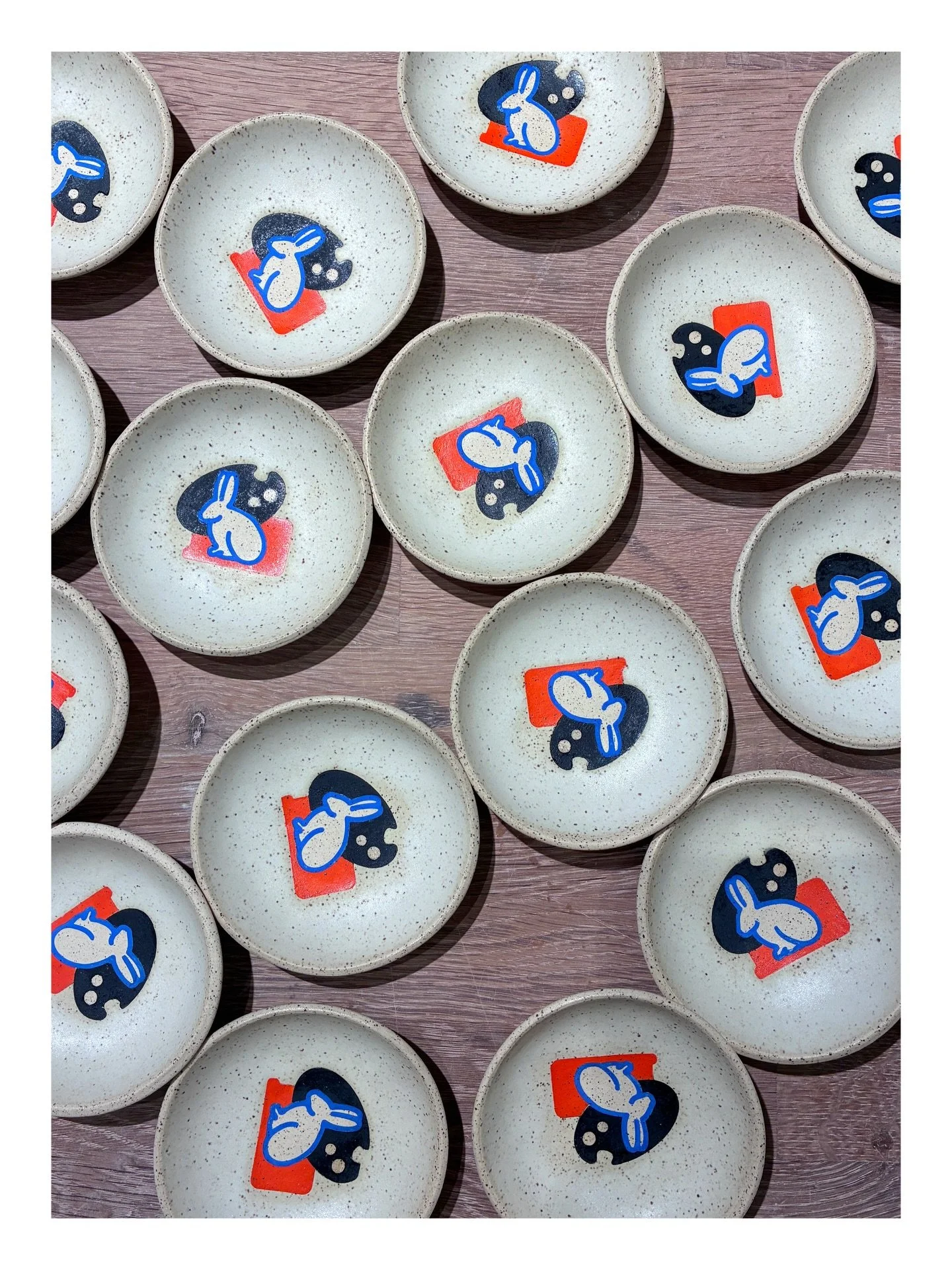 新年快樂! Happy lunar new year! 🧧 I went to Chinese school every Saturday for 5 years when I was a kid but don&rsquo;t have much to show for it. I can still remember how to read/write about 20 words&hellip;not too useful 😬. 
.
.
.
.
#lunarnewyear #chin