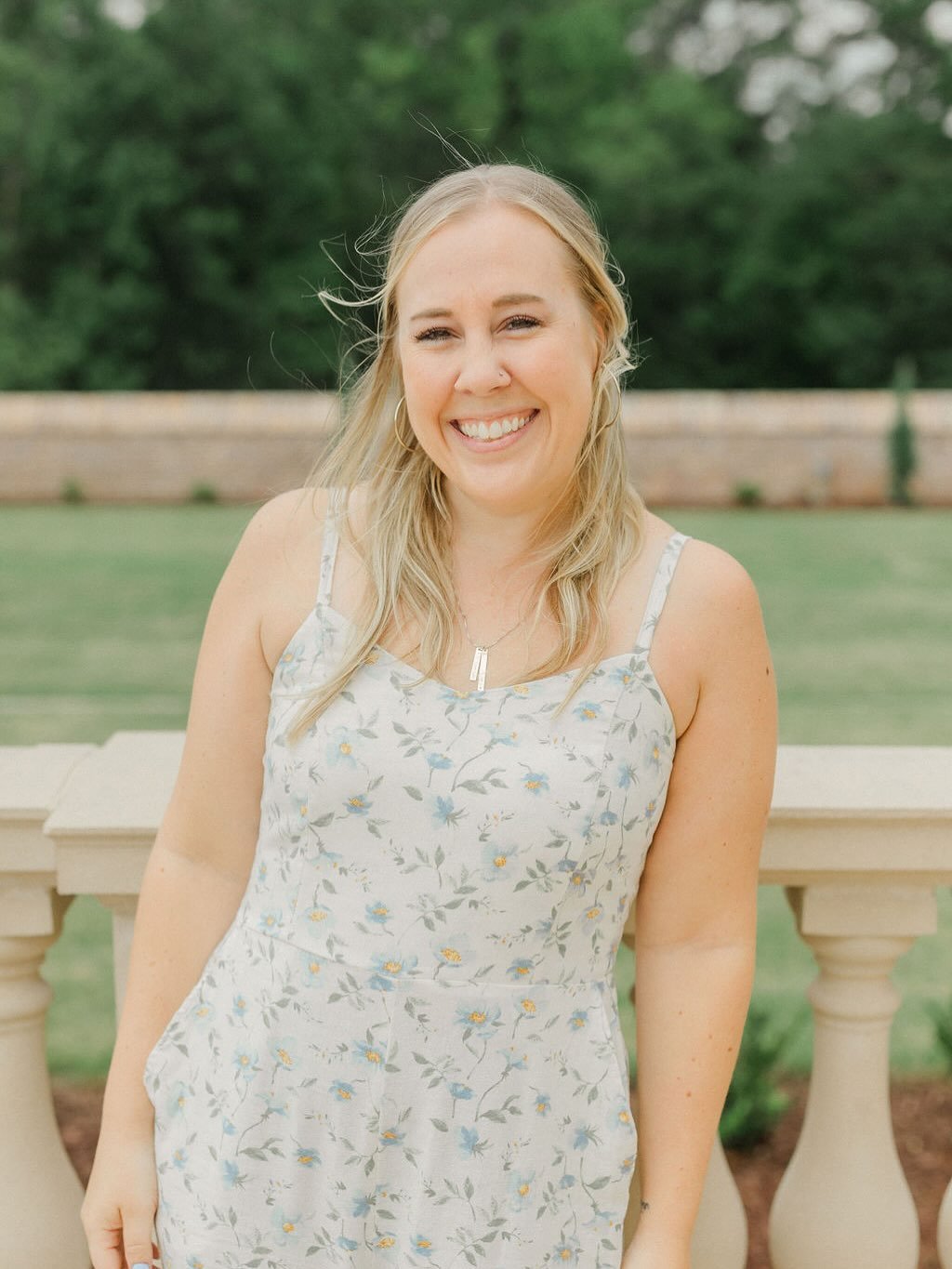 Happy birthday to Lindsey!!! She is a HUGE part of Thrive Motherhood and I don&rsquo;t know what I&rsquo;d do without her!!❤️🩷🤩🙌

Not only does she coordinate events and sponsors, she also leads a meetup, in every brainstorm session with me, and d