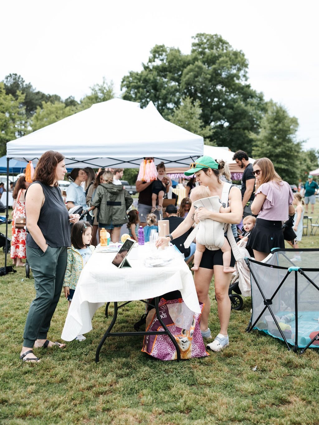 Our spring market is right around the corner! 💐 

We love being at @lafayettevillage on a spring Saturday morning. We&rsquo;ll have hot and iced coffee from Jubala (free!), kids activities and vendor shopping.

Interested in being a vendor or activi