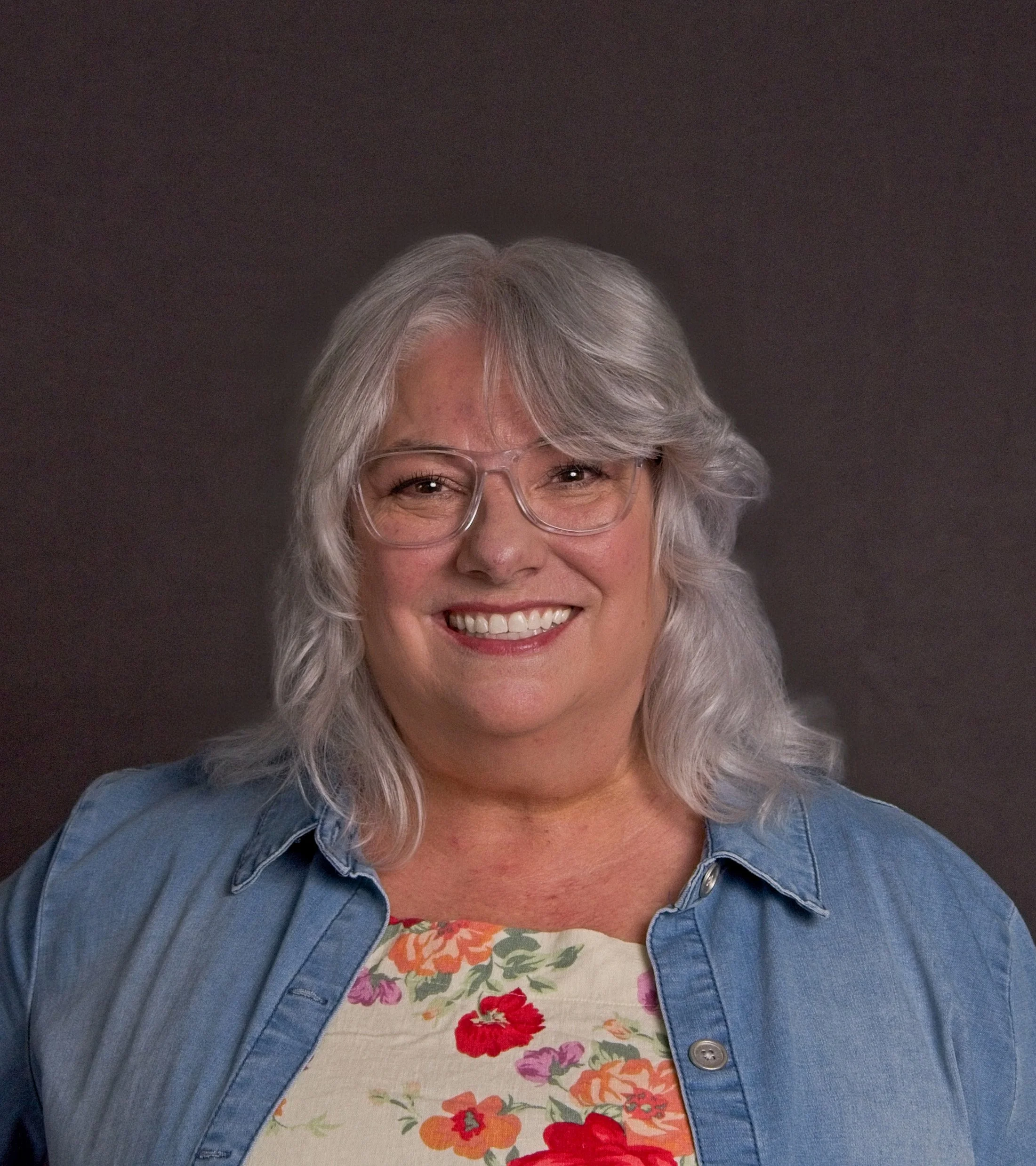 Biz Kellam, Hawaii Headshot Portrait Photographer, photographs this professional woman REALTOR