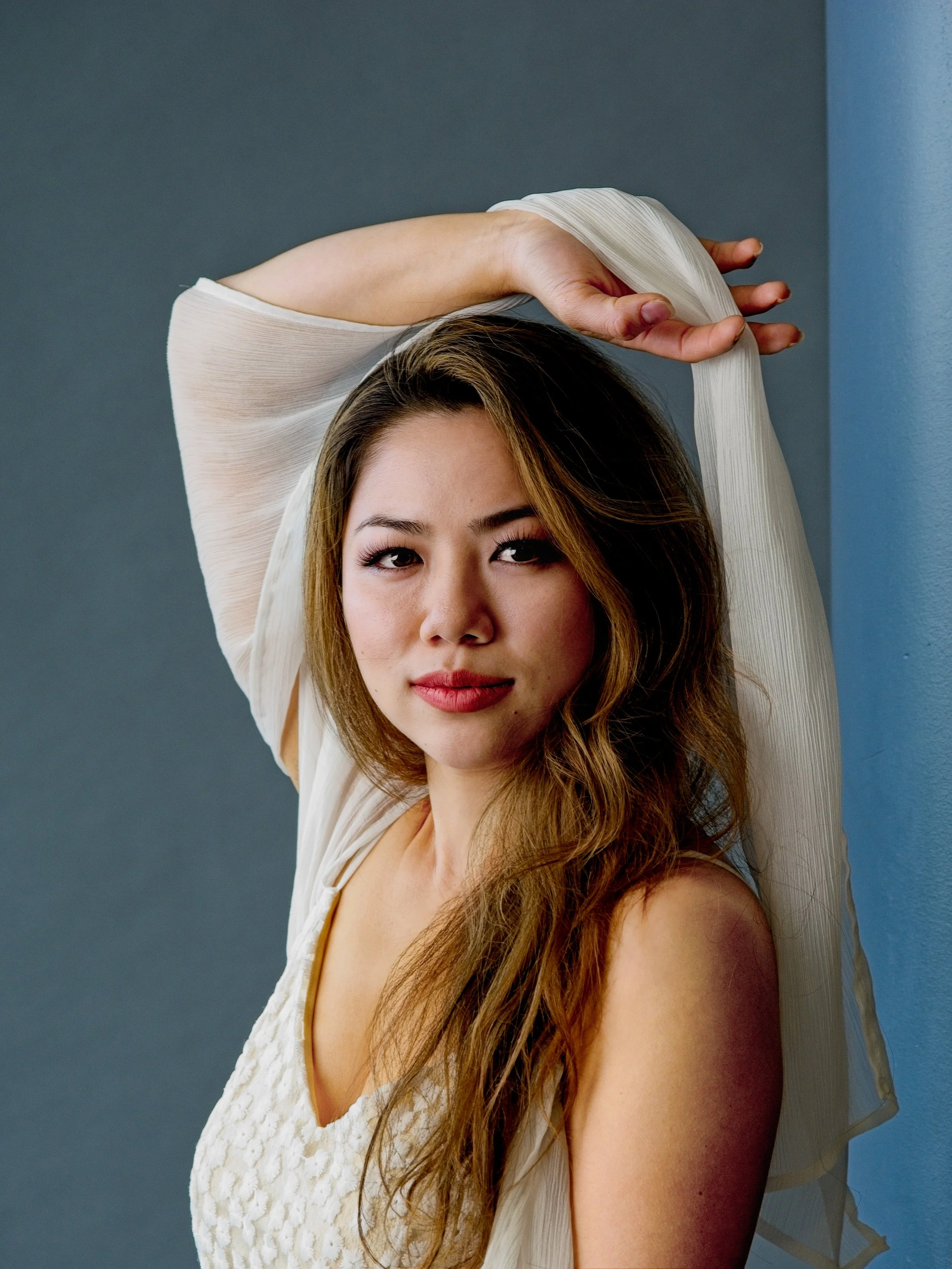 Biz Kellam, Hawaii Headshot Portrait Photographer, photographs this professional model