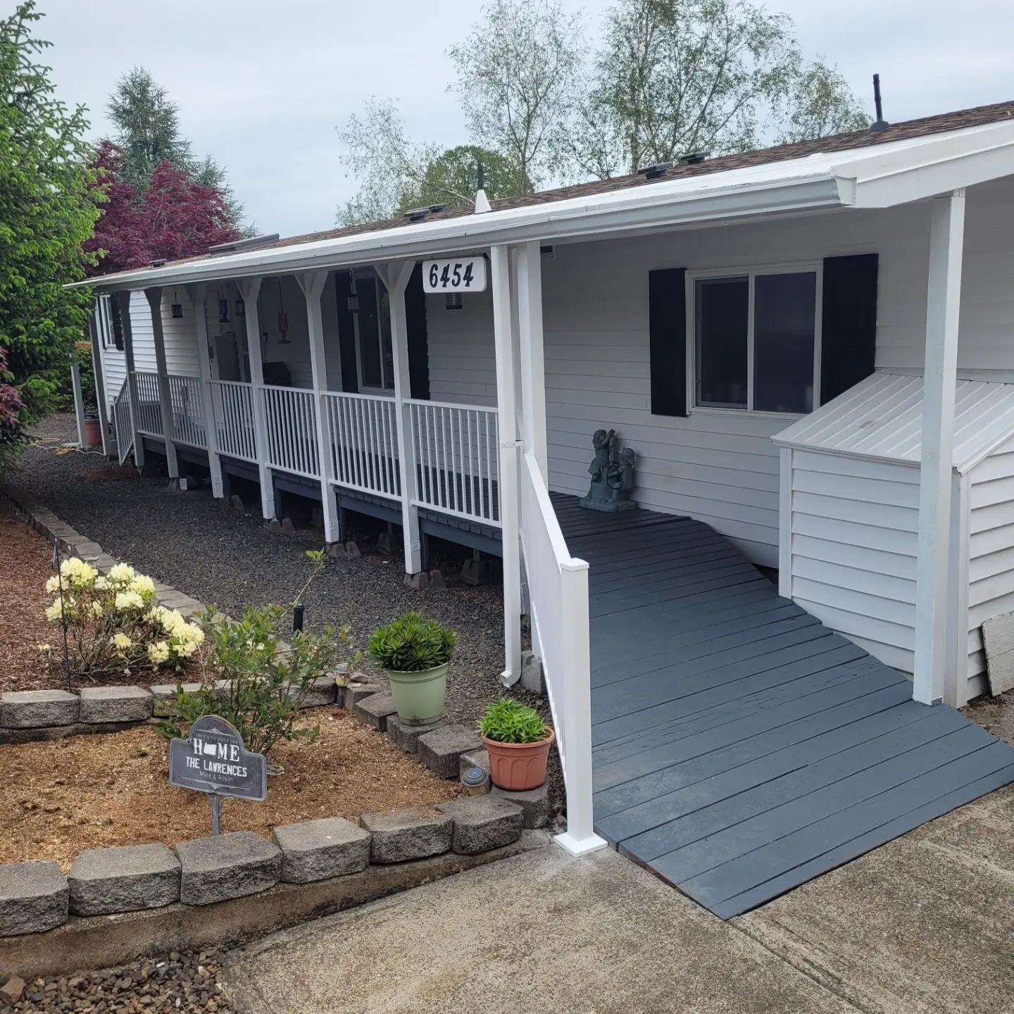 The client phrased it best, &quot;The railing makes the porch look like a porch.&quot;

#railing #deckoratorsrailing #curtismfg