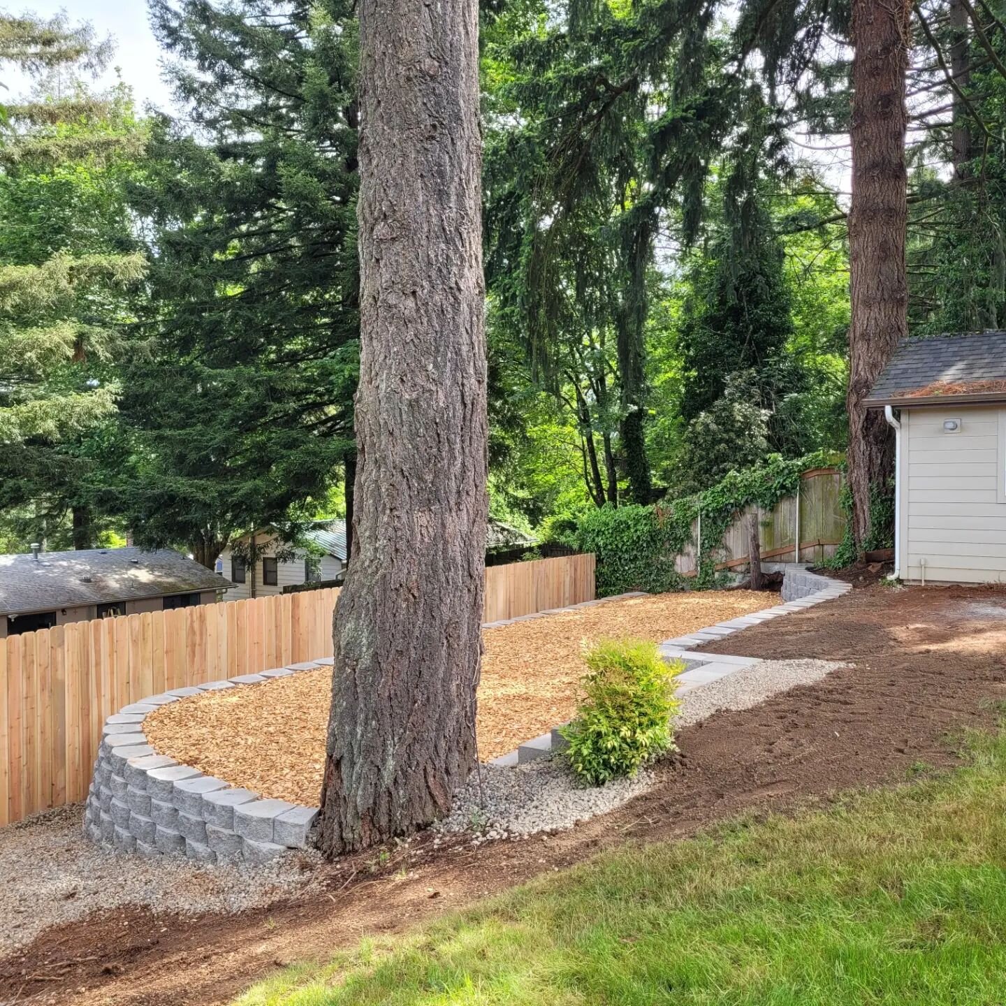 It was a lot of dirt moving, but now the kids can finally play in their new area.

#retainingwall #cedarfencing #playground #curtismfg