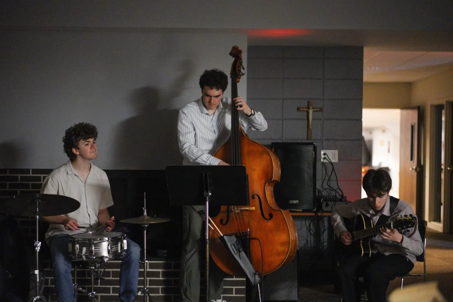 Cookology also invited three musicians to play live jazz music while the guests dined.