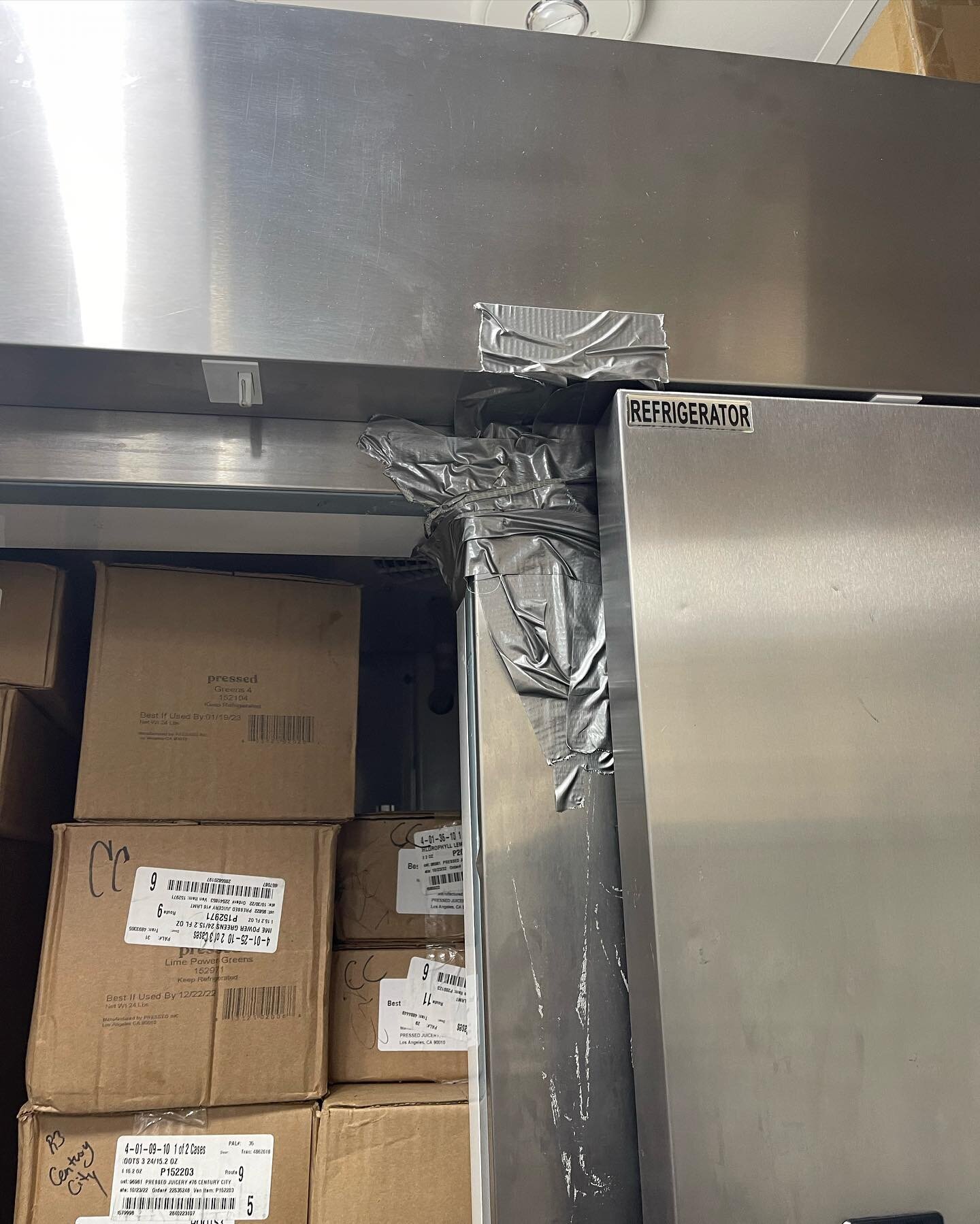 Commercial refrigerator middle section fixing