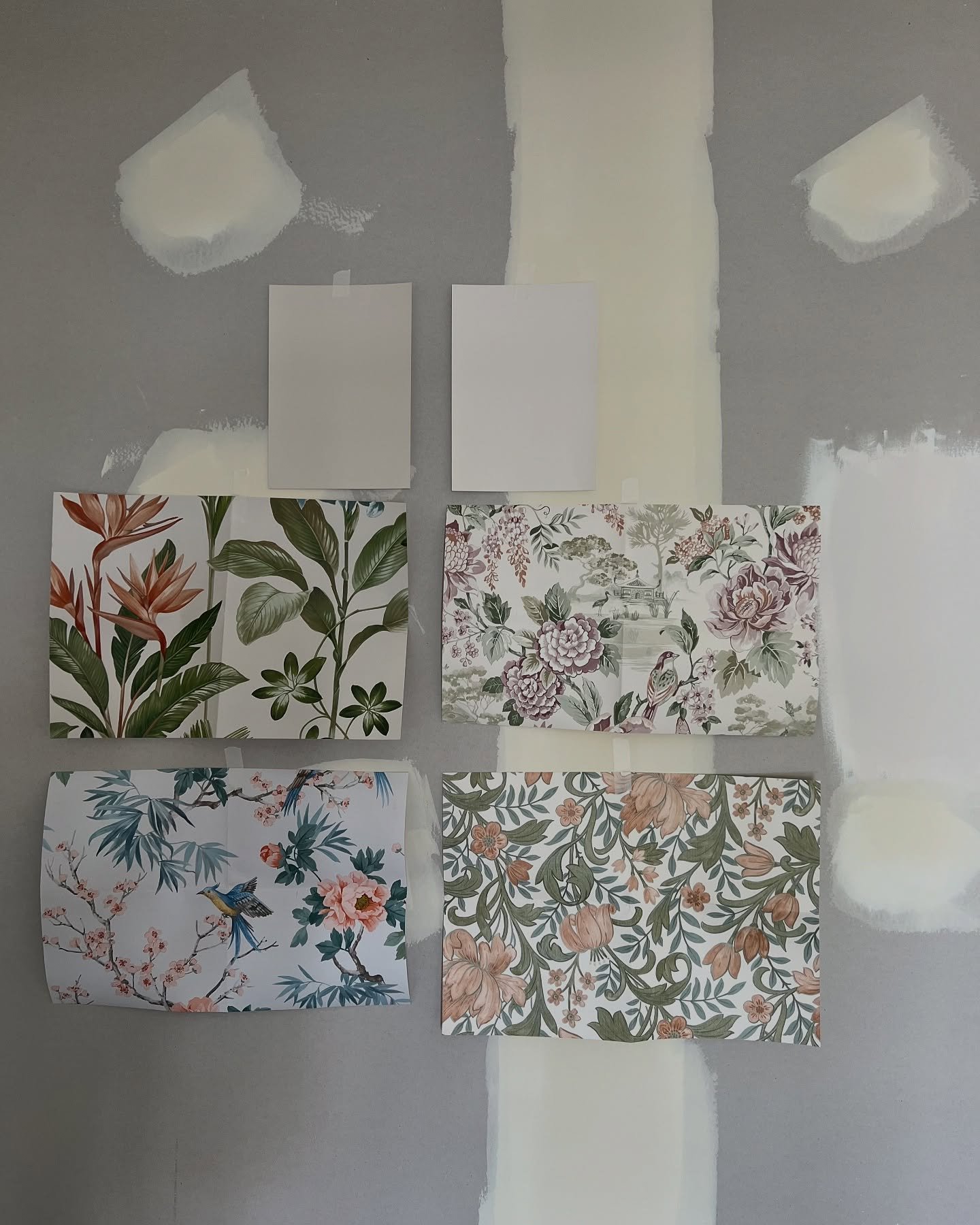 William Morris inspired wallpaper samples finally arrived from Europe so reviewing in-situ&hellip;

There is a preference, but please let me know your favourite in the interest of entertaining my overthinking brain!
.
.
.
.
.
#wallpaper #floralprint 