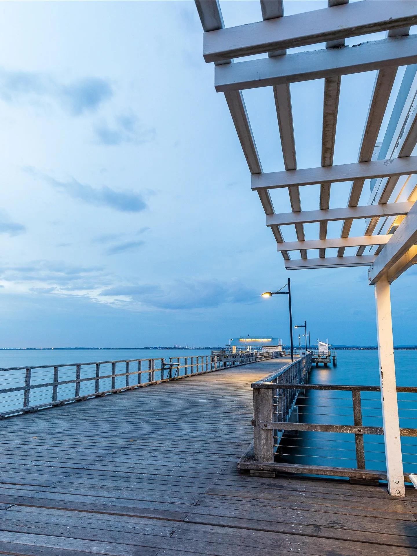 Even before the amazing sunrise on Saturday, the Woody Point Jetty was showing off in this beautiful soft light. So many perspectives to capture!

#landscapephotography #australianlandscapes #coastalviews #naturewallart #fineartprints #photographypri