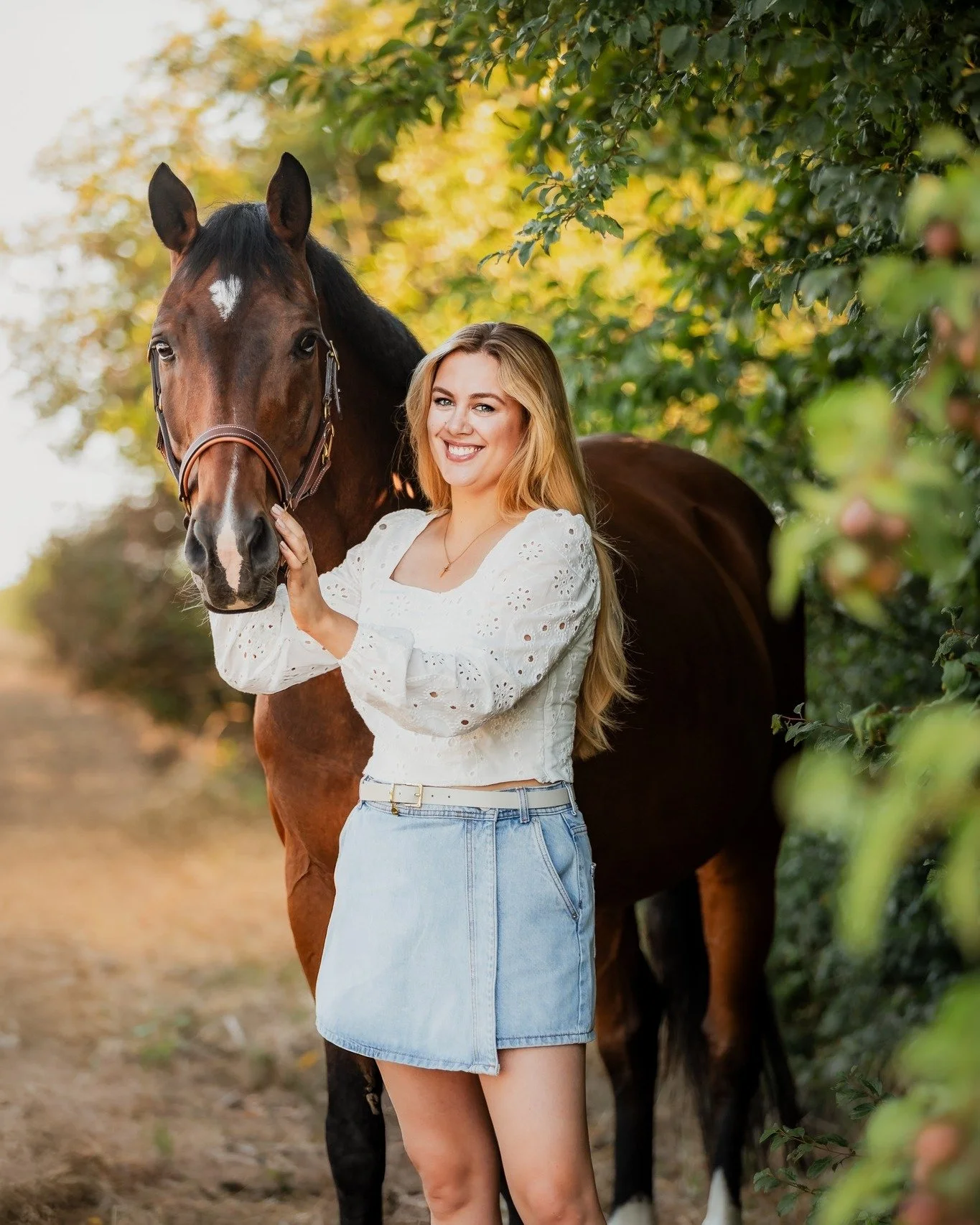 Die kleinste Ecke kann sich als beste Fotolocation entpuppen 😍

 #pferdem&auml;dchen #pferdefotografie #equinephotography