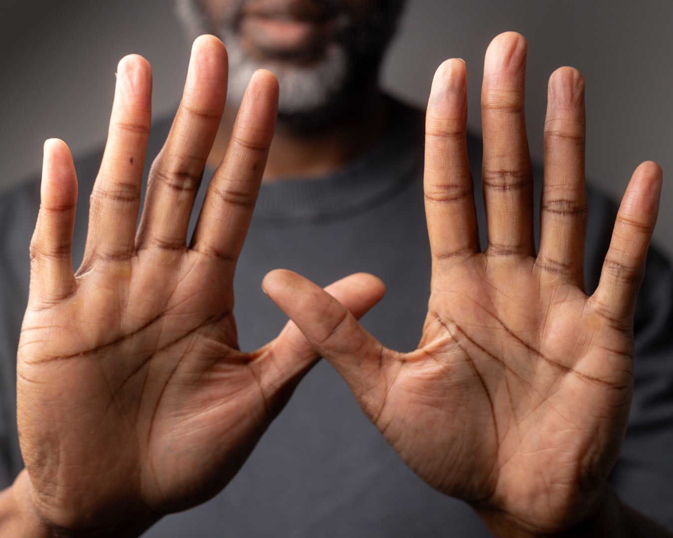 LeslieAwuah_hands5.jpg