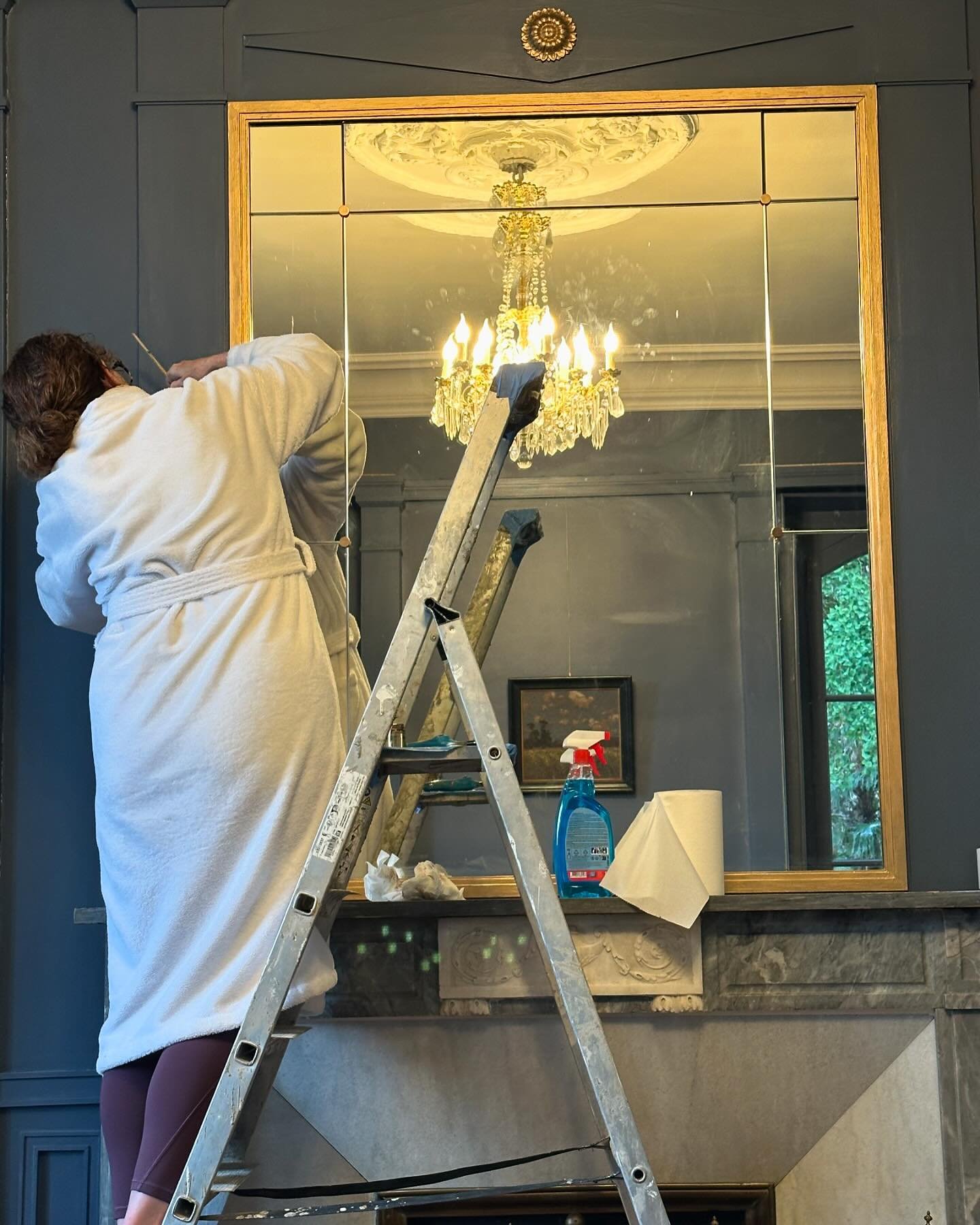 Is there any other way to paint gold leaf than in bathrobes with a glass of ros&eacute;. I think not! 😅