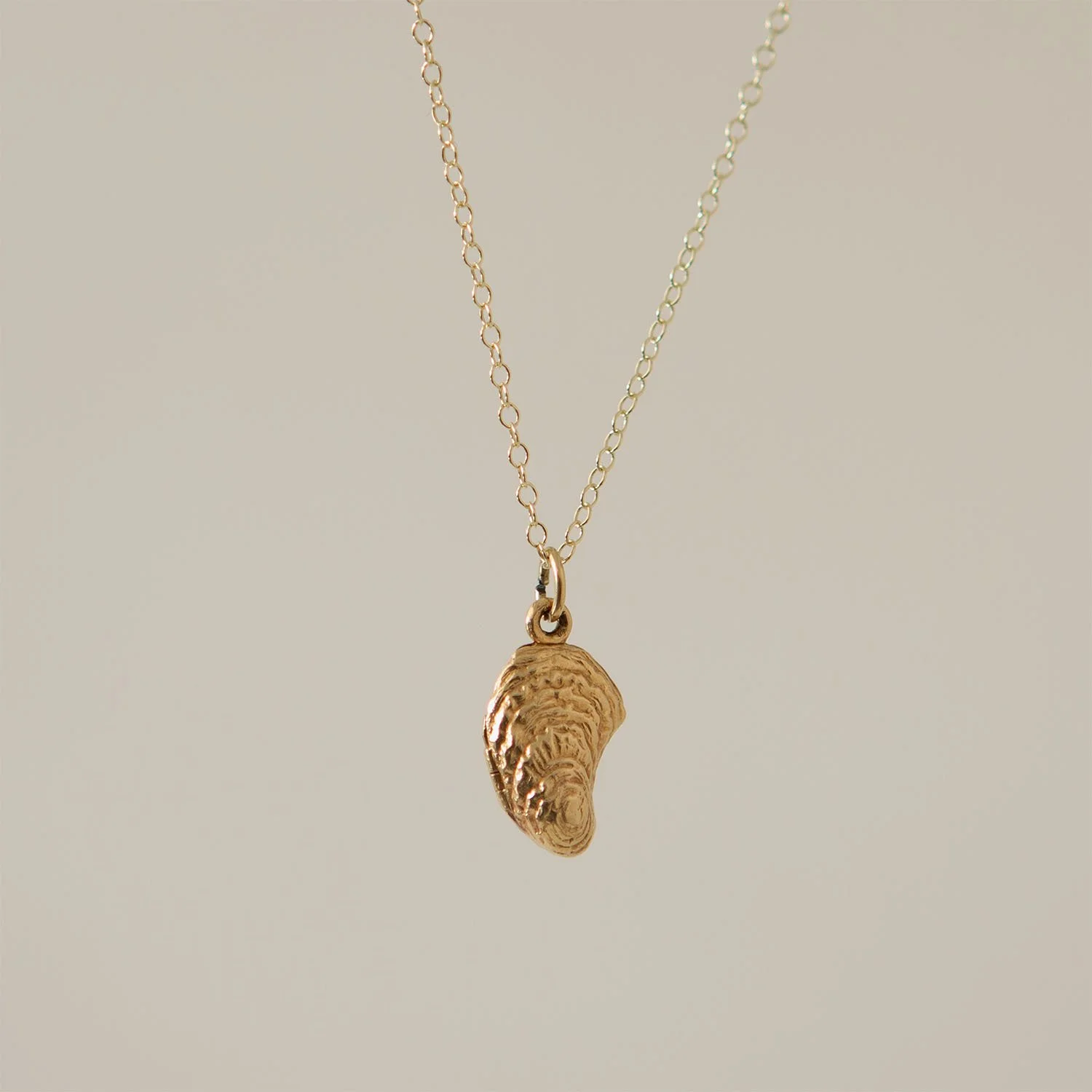Everyone Loves Oysters Shell Necklace