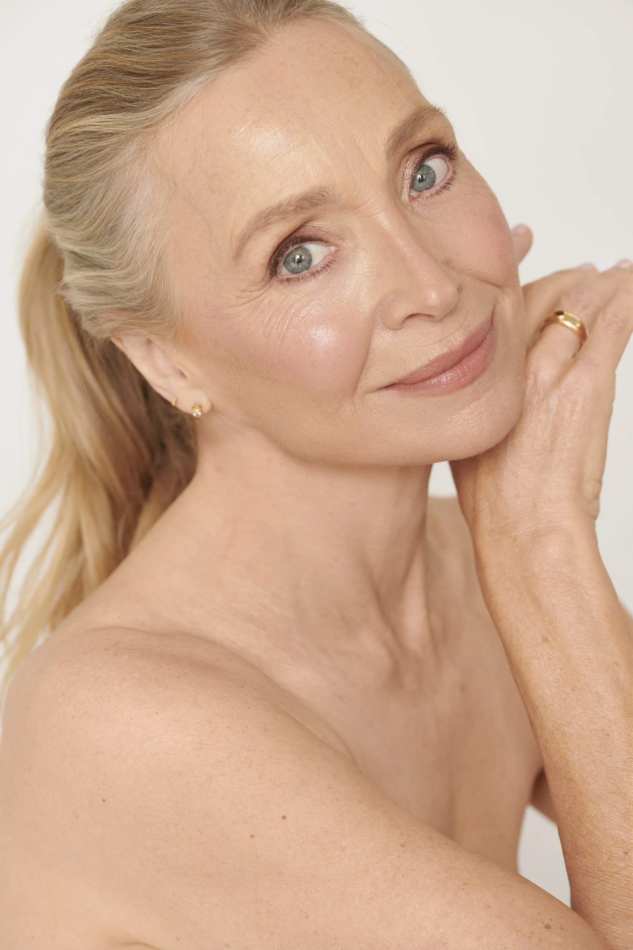 Saskia S beauty pic 4.jpeg