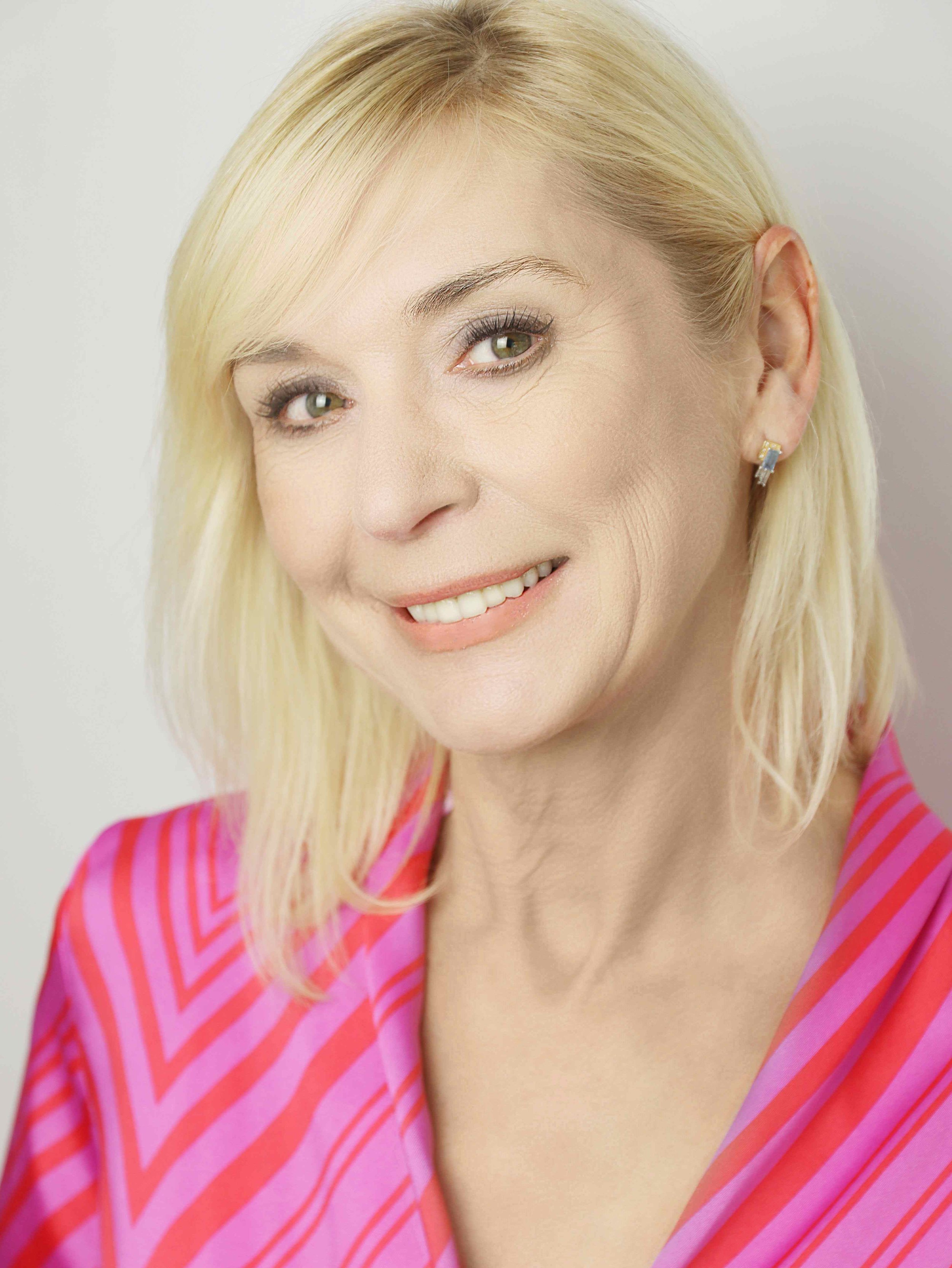 Debra Kimberly Presentsphotos 1.JPG