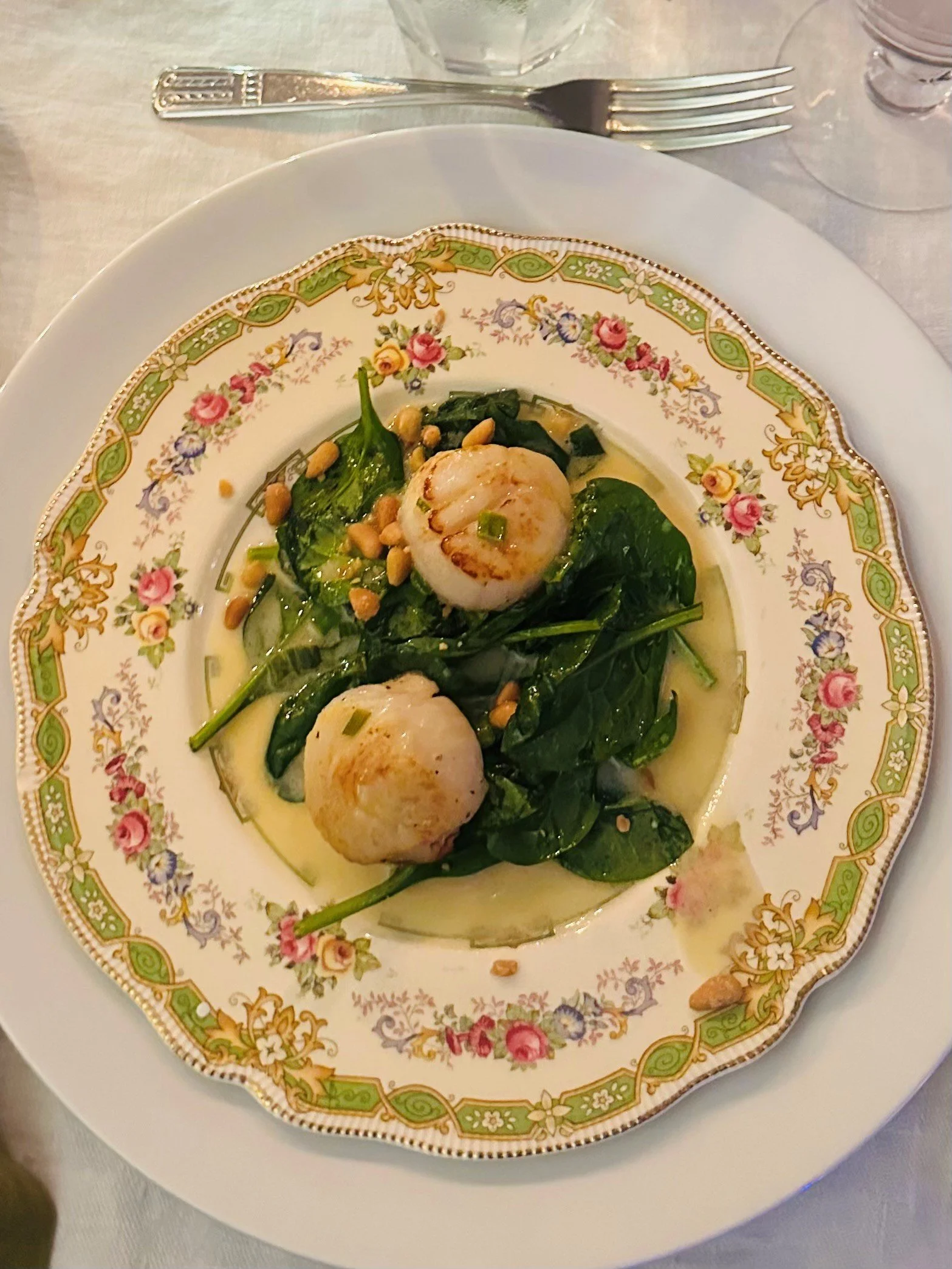 Seared Scallops with Pinot Gris Butter Sauce