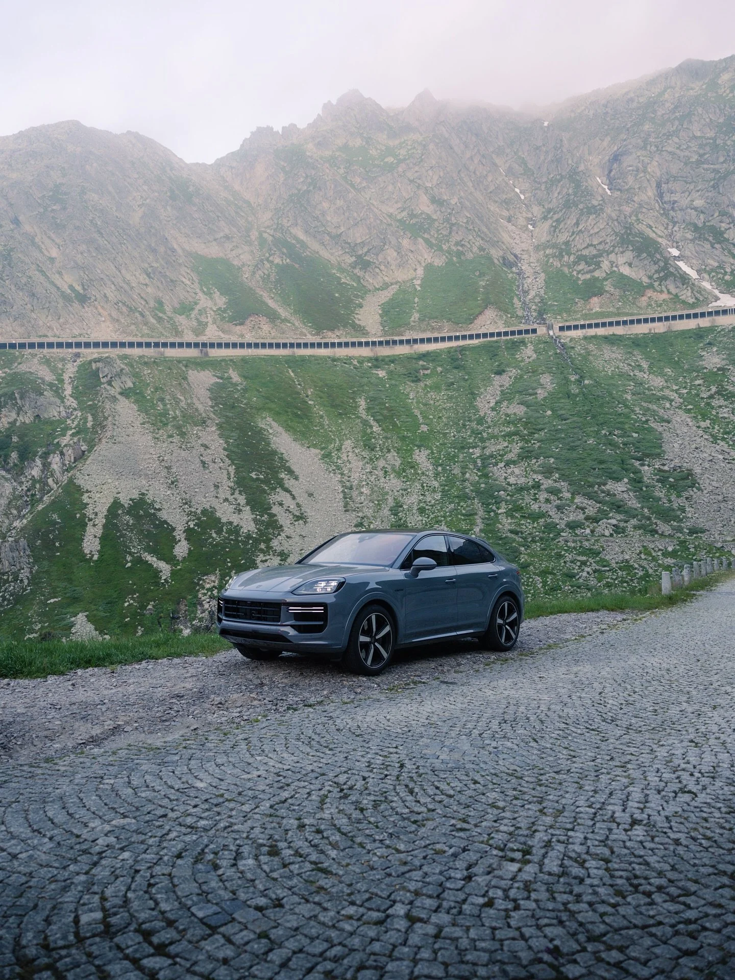 Cayenne Turbo showing off in the heart of the Alps - shot for @centriporscheticino ✨
@porsche.ch
@porsche
#porschemoment #yesporsche #porsche #porsches #porscheclub #porschecayenne #porschelovers #porschegram #porschelovers #porschecayennecoupe #