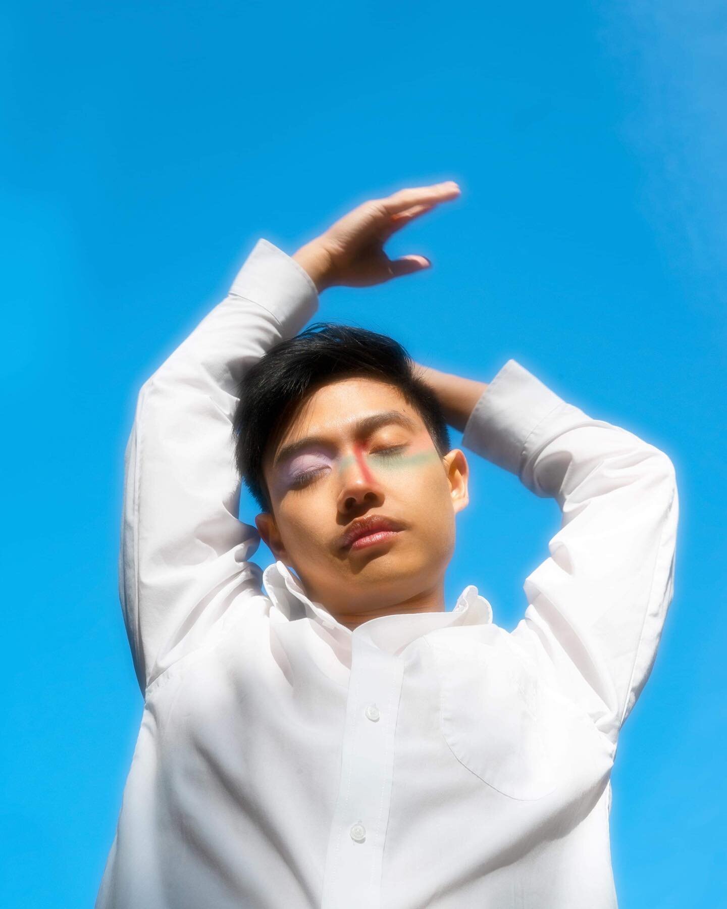 Repost: //COLOR ME BLUE a series on Asian masculinity

Photo &amp; Makeup: @joycefulee