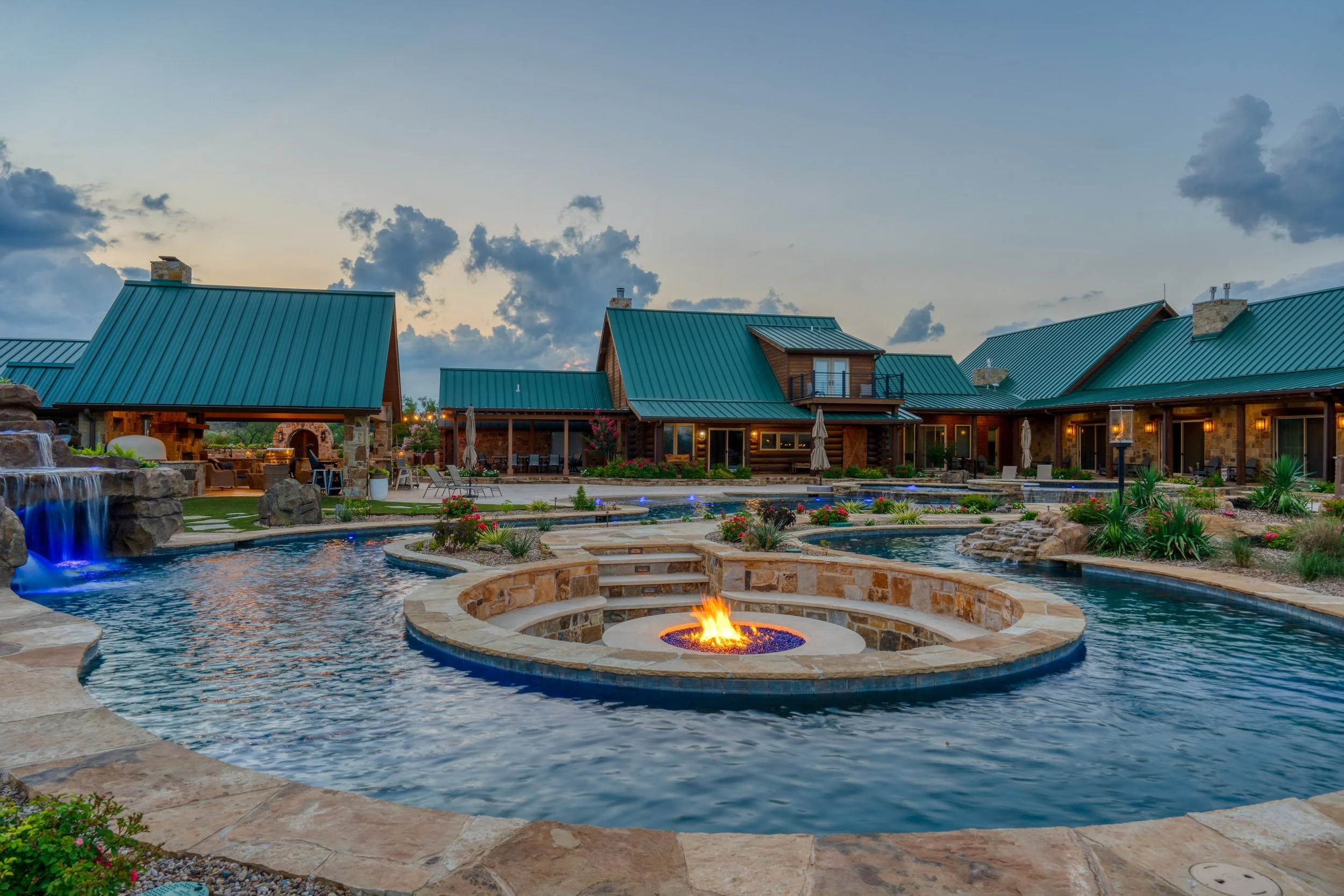 Sunfish-Pools-hwy-award-winning-lazy-river-crystal-hettinger-jacksboro-wise-jack-wichita-montague-home-builder-residential-commercial-equine-wichita-falls-texasGuillem_070621_e.JPG