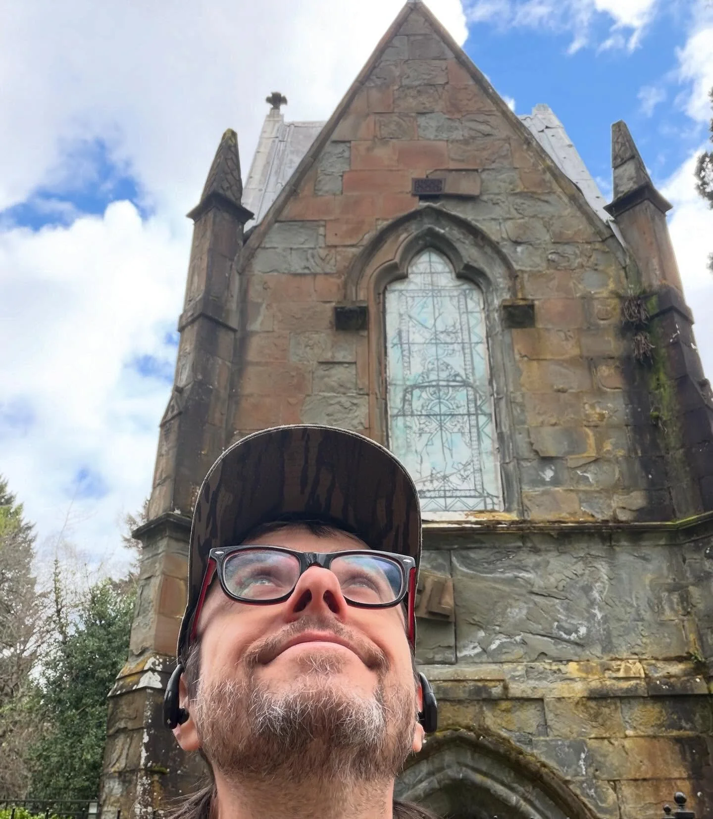Life lately. Been walking a ton and forging alliances with the local wildlife. Feels real good to be alive. I also been posting a bunch but seems like only selfies get any love. If you see this maybe go give my other posts some love? &macr;\_(ツ)_/&ma
