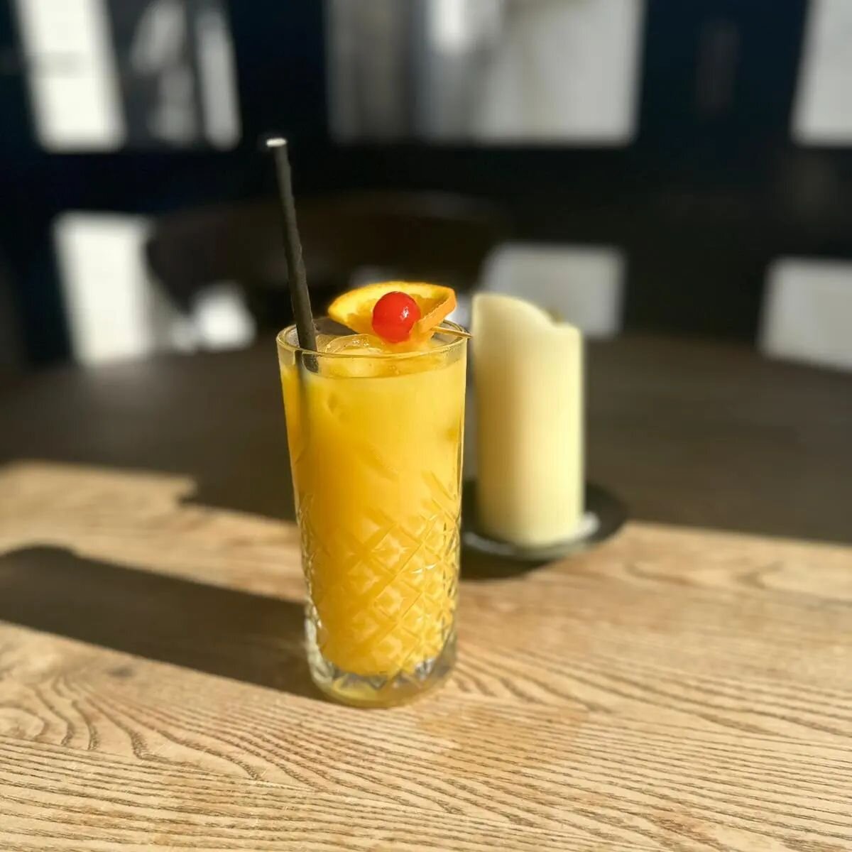 This Friday we are taking a trip back to the 70's with the Harvey Wallbanger in our cocktail happy hour. Easy to drink but take heed of the name!

Tonight we are having our first music night hosted by @anouskaassisi a great local artist.