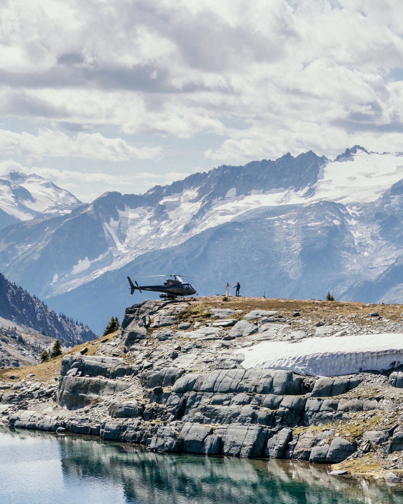 Golden, BC is the cutest little adventure town.  Within a 10 minute heli flight from town, you can be here for your wedding day.  Pretty epic hey? 

#goldenbcwedding #goldenbcelopement #goldenbc #helicopterwedding #helicopterelopement #adventureweddi