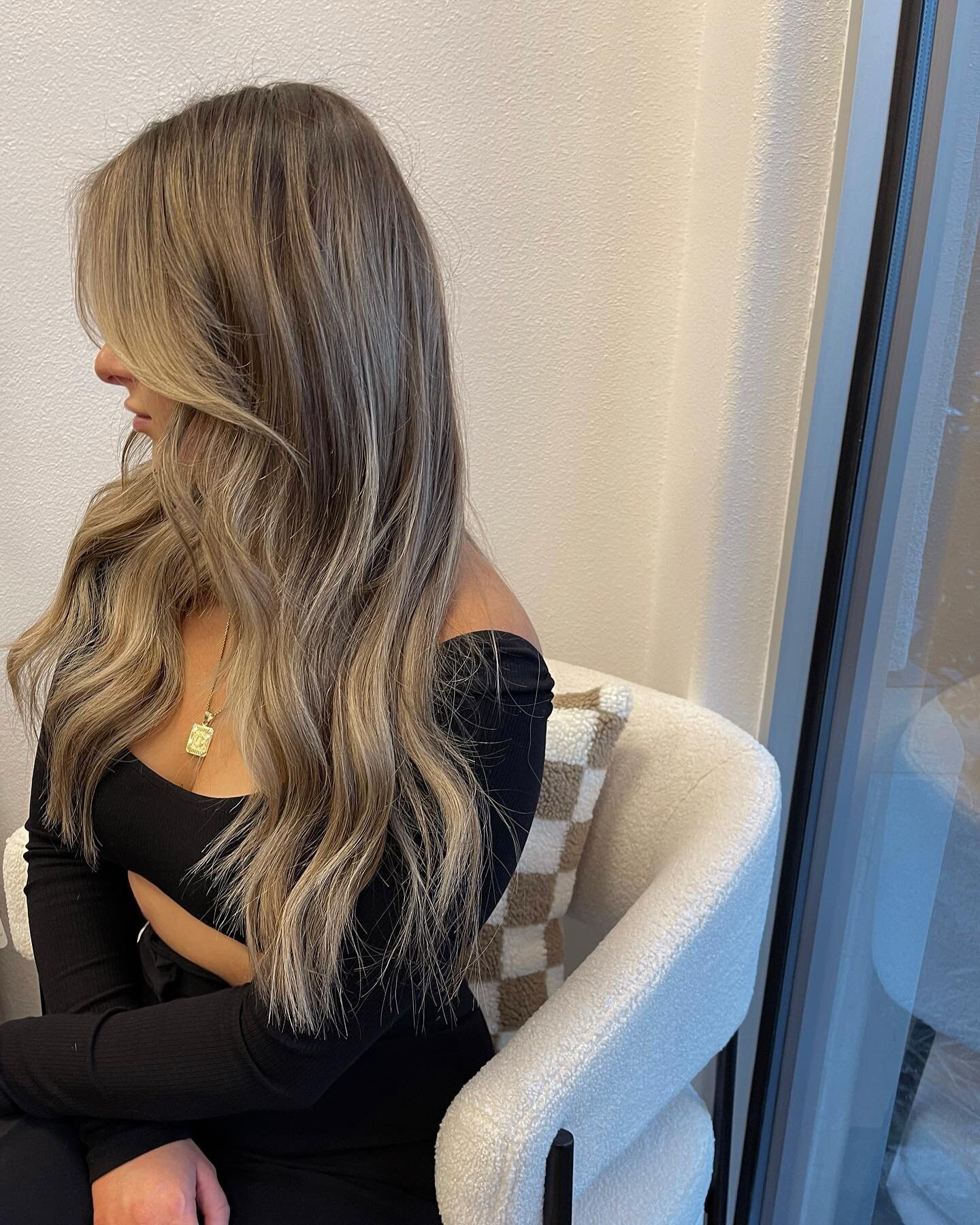 a whole mood. 🤎

fresh color + two rows of extensions changes the game.