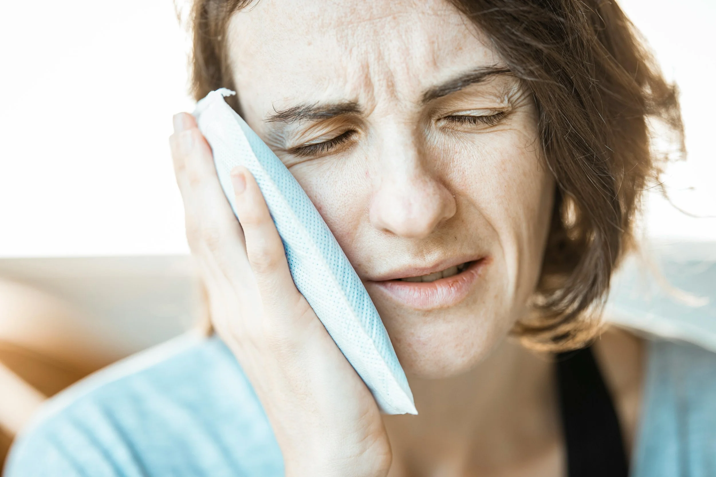 Why Do People Grind Their Teeth in Their Sleep? Causes, Effects, and Solutions