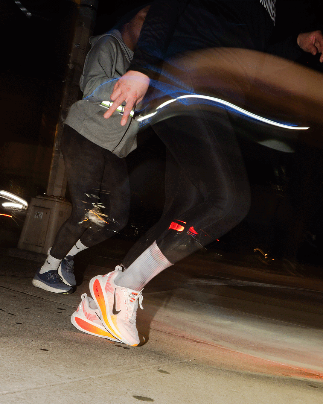 Nike-Vomero-18-P1_03.gif