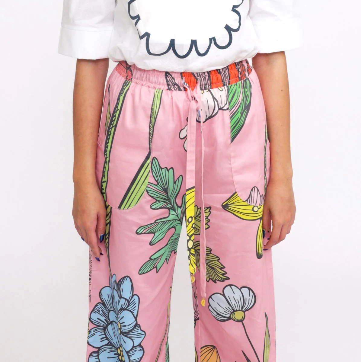 DD PANTS FRONT DETAIL PROD.jpg
