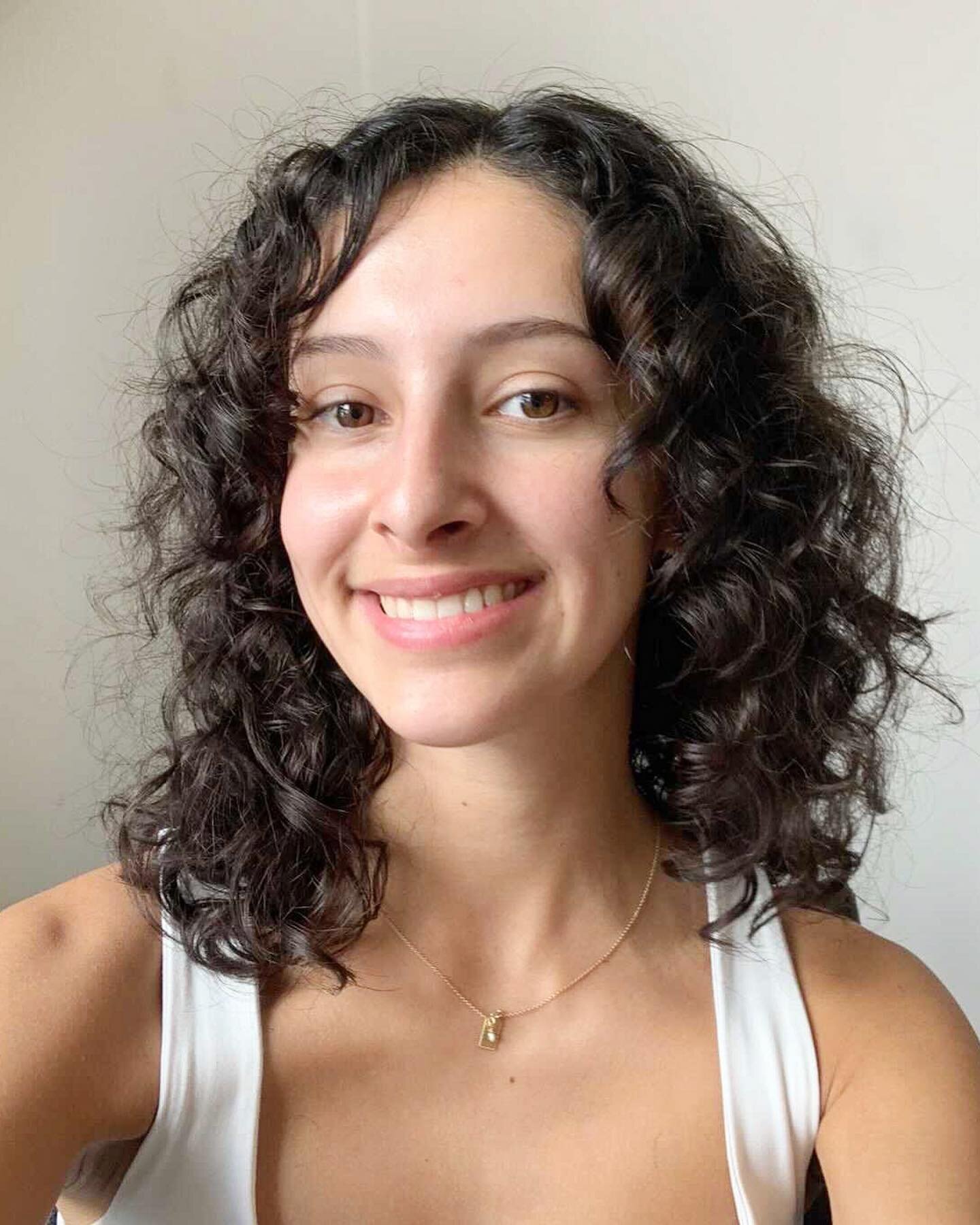 Our first curly cut  @maddyreme 💘💘 Maddy has been straitening her hair over the years and was ready to embrace her luscious curls !!
Swipe for the before 
@a_h_salon 
.
.
.
.
.
.
.
.
.
.
.
.
.
.
.
..
#curl #curlyhair #drycutting #sydneycurlyhairdre