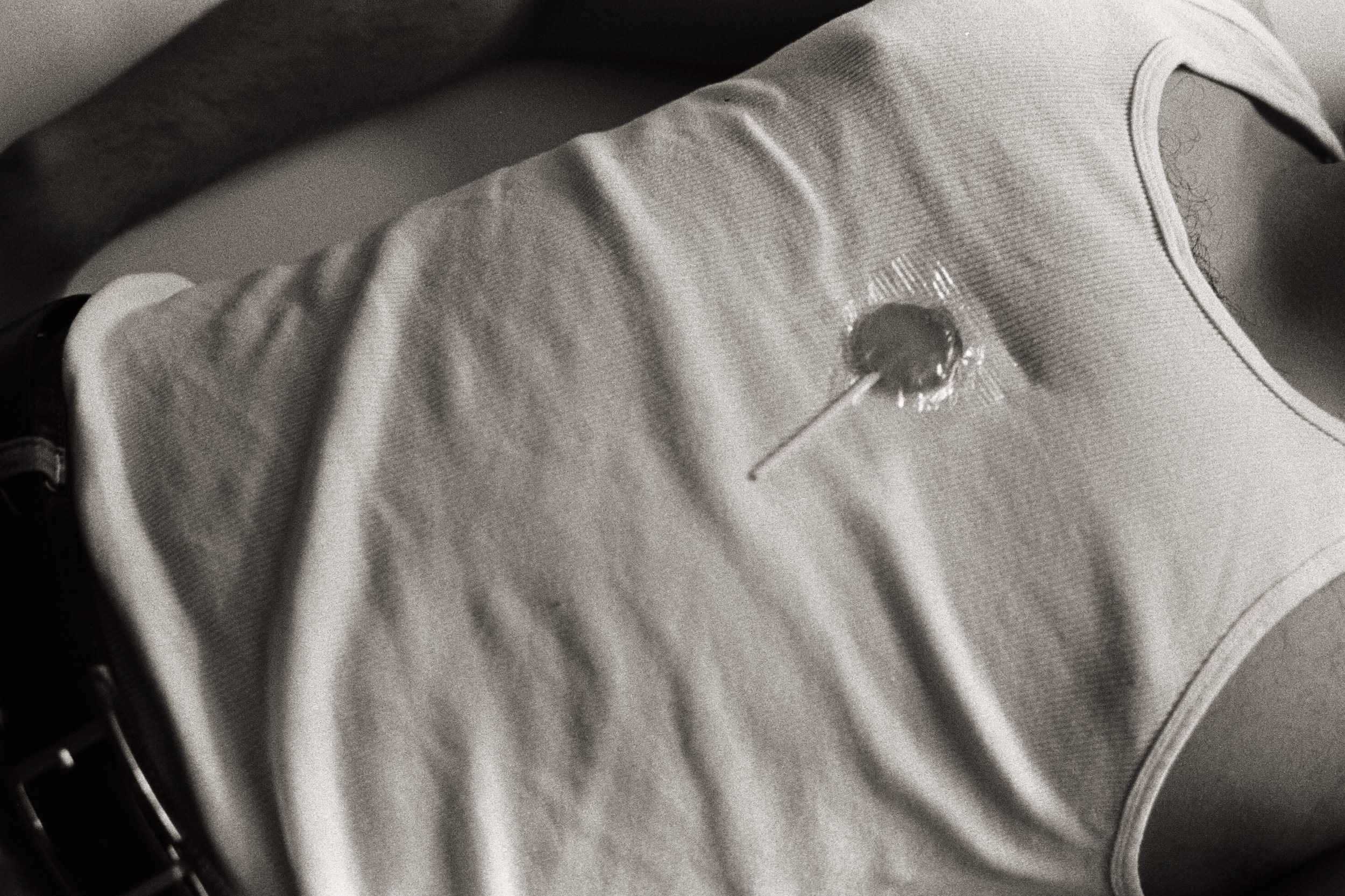 lollipop above belly