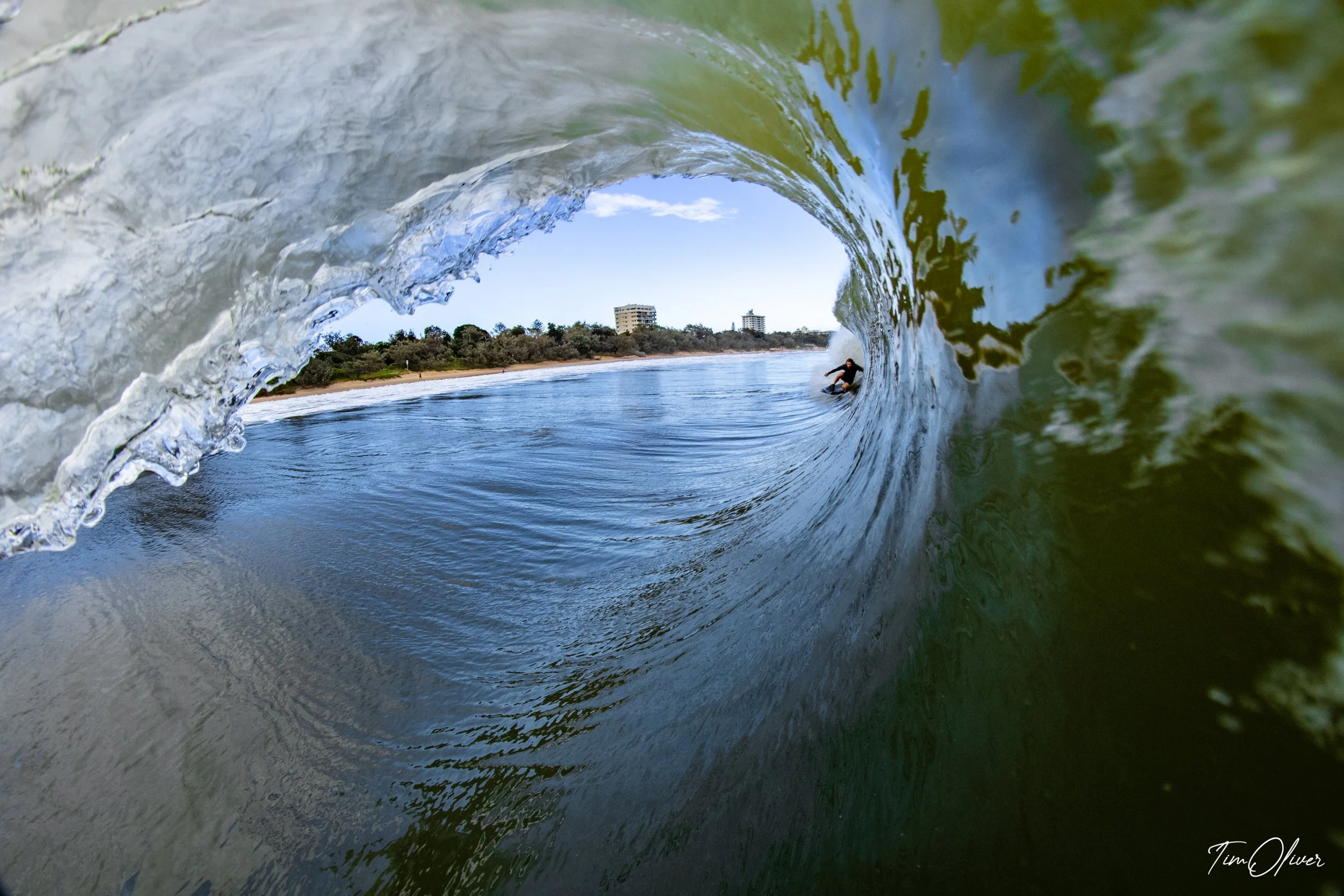 Aaron Marslen deep in a big drop knee close out