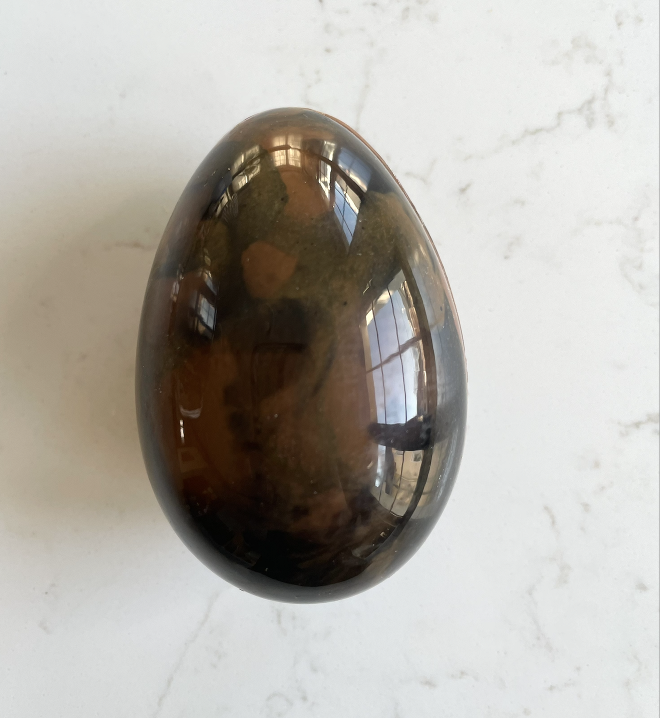 Oeuf praliné sésame noir et citron jaune 100g