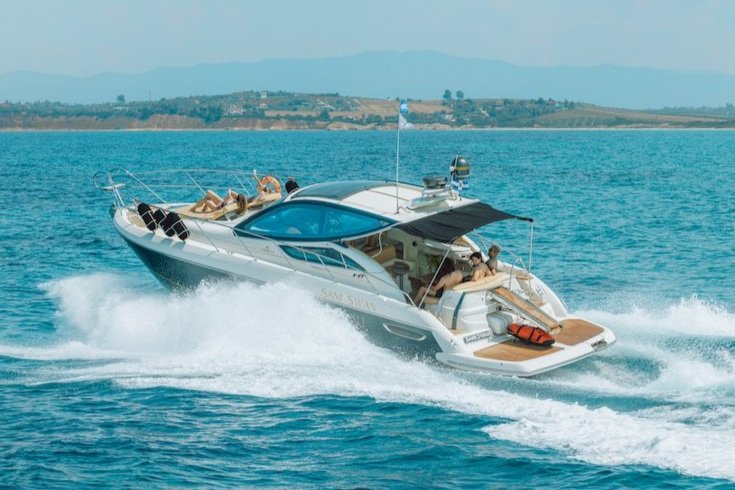 Cranchi yacht cruising in Halkidiki