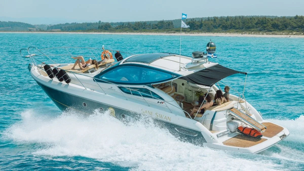 Cranchi yacht cruising in Corfu