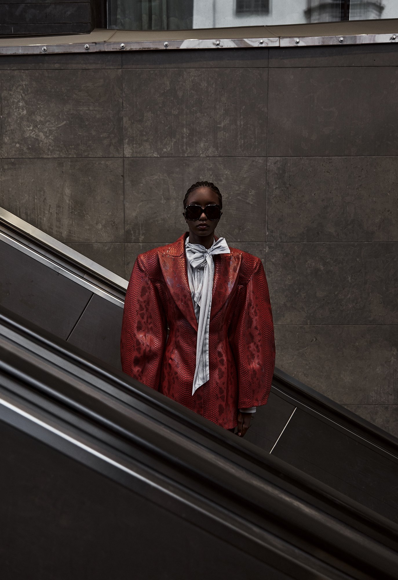 Fashion Editorial, Flowers, Natural light, Retoucher, Commercial Photographer, Beauty Photographer, Fashion Photographer in Stockholm, 
Mode Magasin, Blommor, Naturligt ljus, Retusch, Reklamfotograf, Skönhetsfotograf, Modefotograf, Fotograf i Stockho