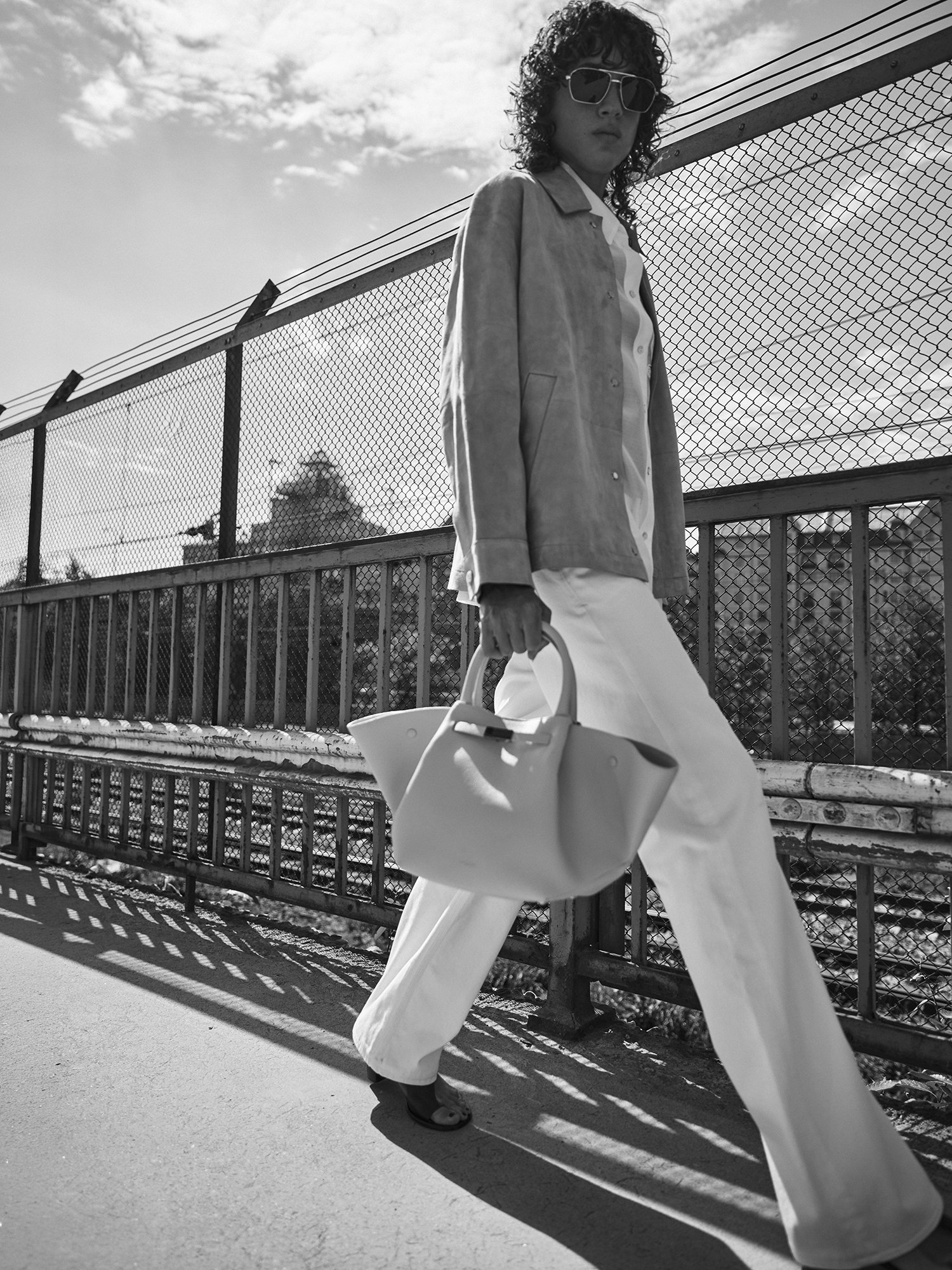 Fashion Editorial, Flowers, Natural light, Retoucher, Commercial Photographer, Beauty Photographer, Fashion Photographer in Stockholm, 
Mode Magasin, Blommor, Naturligt ljus, Retusch, Reklamfotograf, Skönhetsfotograf, Modefotograf, Fotograf i Stockho