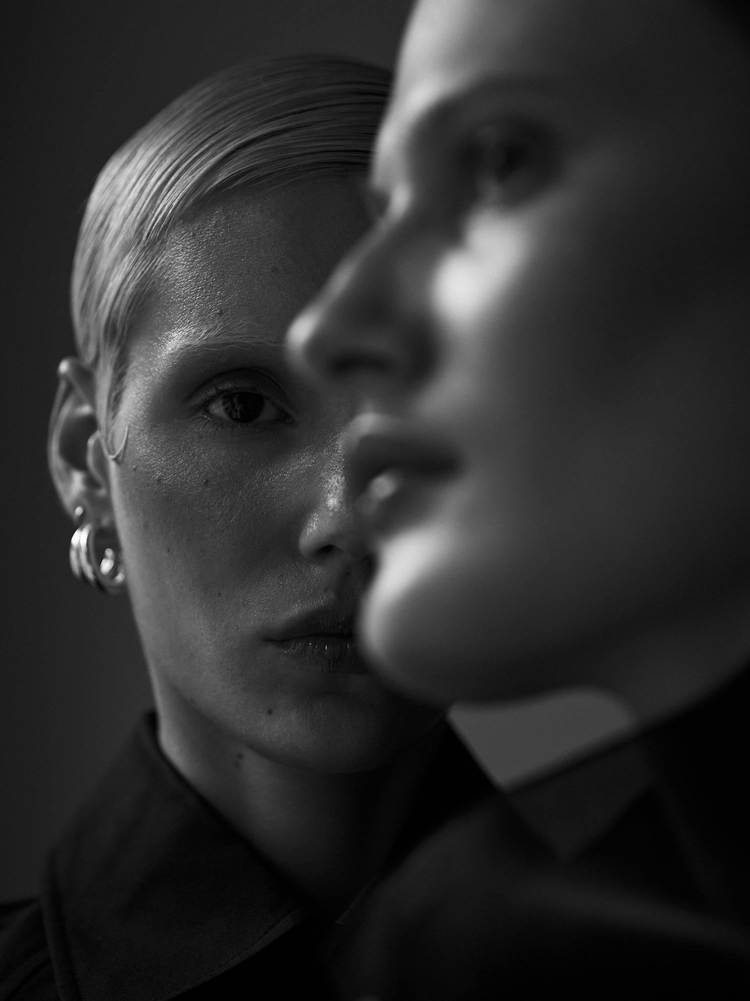 Fashion Editorial, Flowers, Natural light, Retoucher, Commercial Photographer, Beauty Photographer, Fashion Photographer in Stockholm, 
Mode Magasin, Blommor, Naturligt ljus, Retusch, Reklamfotograf, Skönhetsfotograf, Modefotograf, Fotograf i Stockho