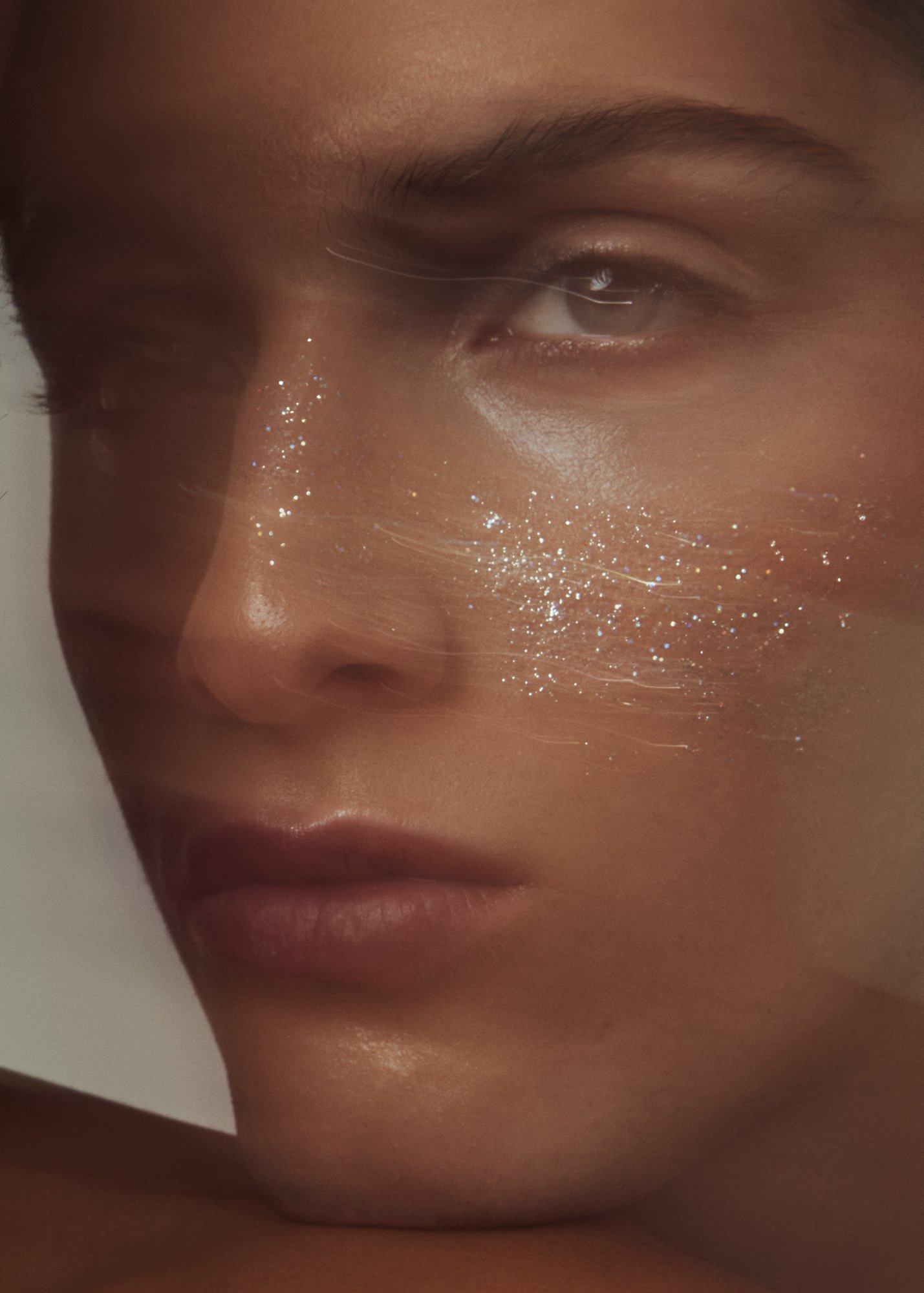 Back and White Fashion Editorial, natural light, Retoucher, Commercial Photographer, Beauty Photographer, Fashion Photographer in Stockholm, 
Svartvit, Mode, Magasin, utomhus, Retusch, Reklamfotograf, Skönhetsfotograf, Modefotograf, Fotograf i Stockh