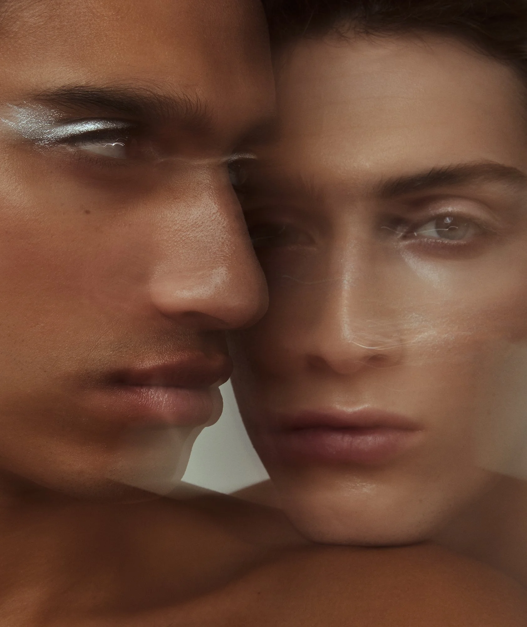 Back and White Fashion Editorial, natural light, Retoucher, Commercial Photographer, Beauty Photographer, Fashion Photographer in Stockholm, 
Svartvit, Mode, Magasin, utomhus, Retusch, Reklamfotograf, Skönhetsfotograf, Modefotograf, Fotograf i Stockh