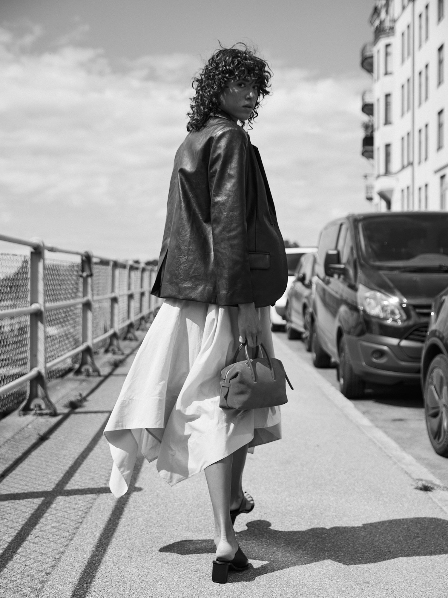 Fashion Editorial, Flowers, Natural light, Retoucher, Commercial Photographer, Beauty Photographer, Fashion Photographer in Stockholm, 
Mode Magasin, Blommor, Naturligt ljus, Retusch, Reklamfotograf, Skönhetsfotograf, Modefotograf, Fotograf i Stockho